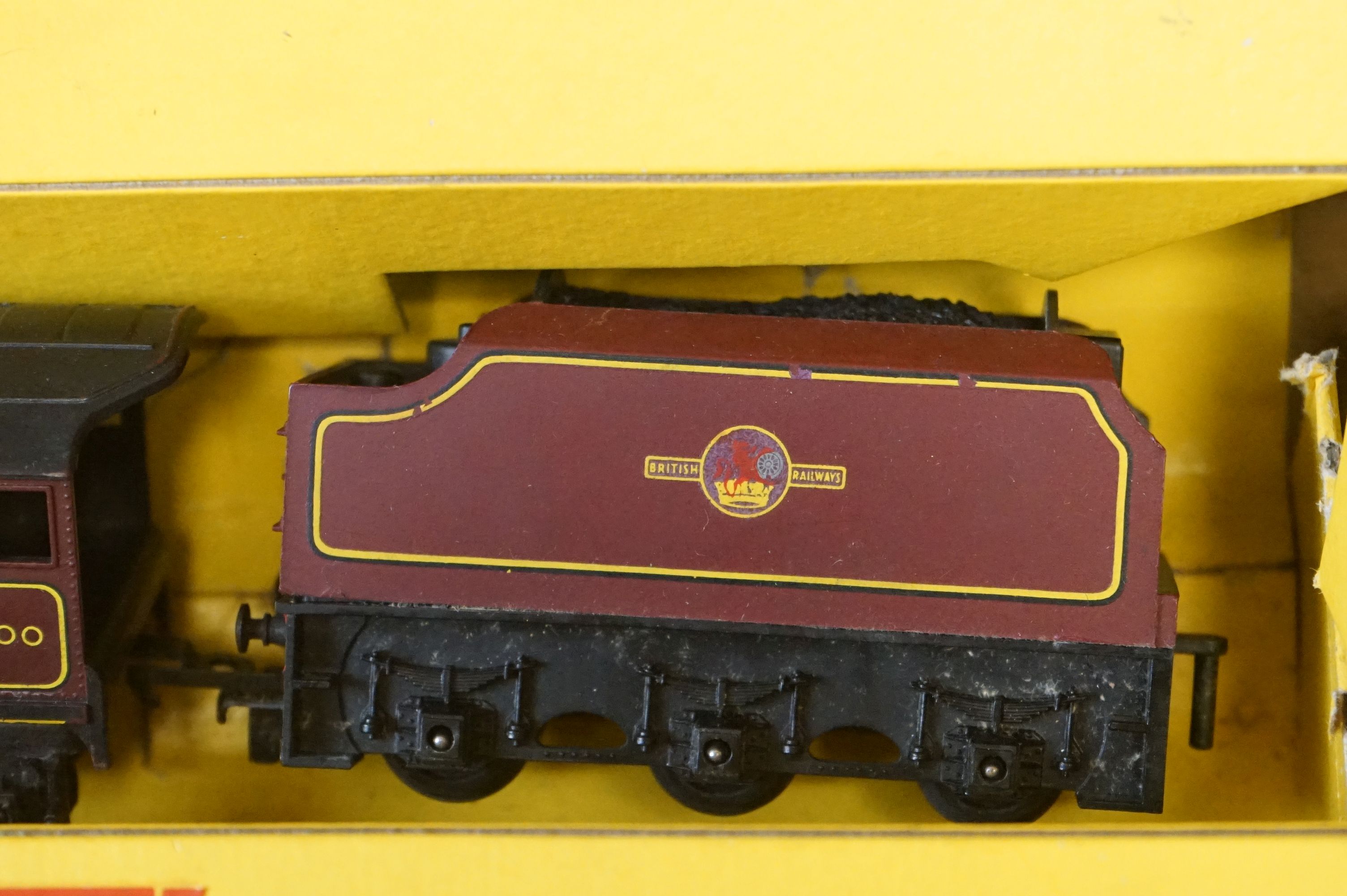 Boxed Triang OO gauge RS2 electric train set with The Royal Locomotive & 3 x coaches (no track or - Image 9 of 11