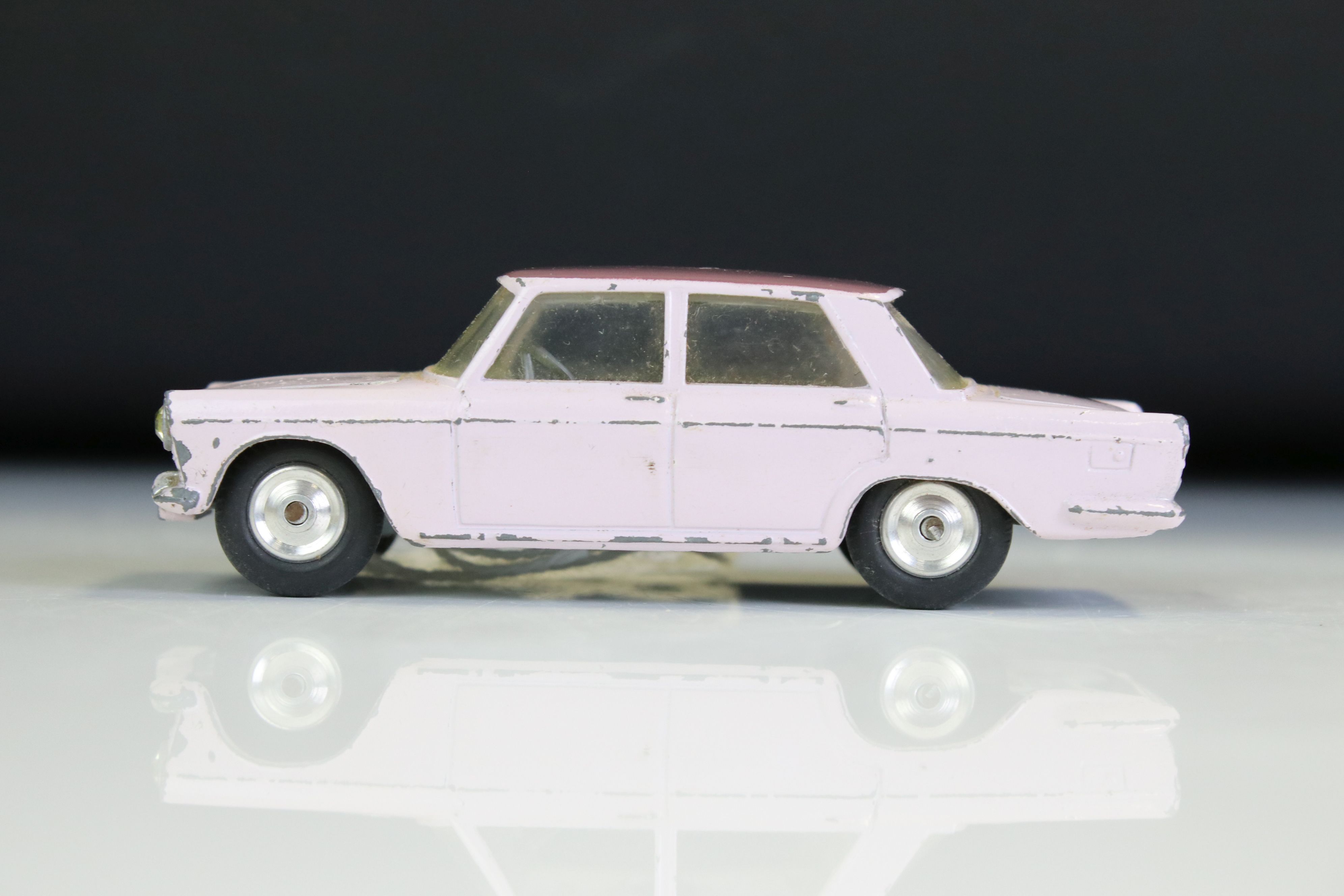 Four boxed Corgi diecast models to include 232 Fiat 200 in pink with mauve roof, 426 Chipperfield - Image 13 of 21