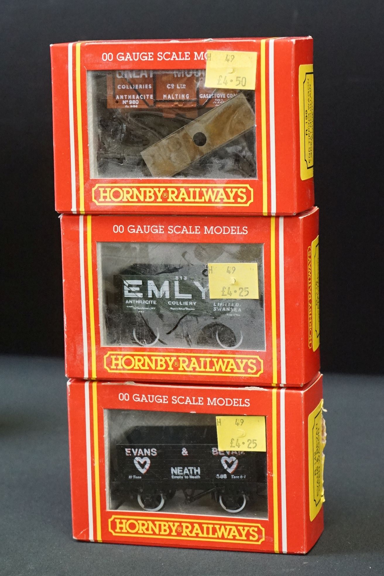 Nine boxed OO gauge items of rolling stock to include 3 x Triang Hornby Battle Space (R249, - Image 4 of 9