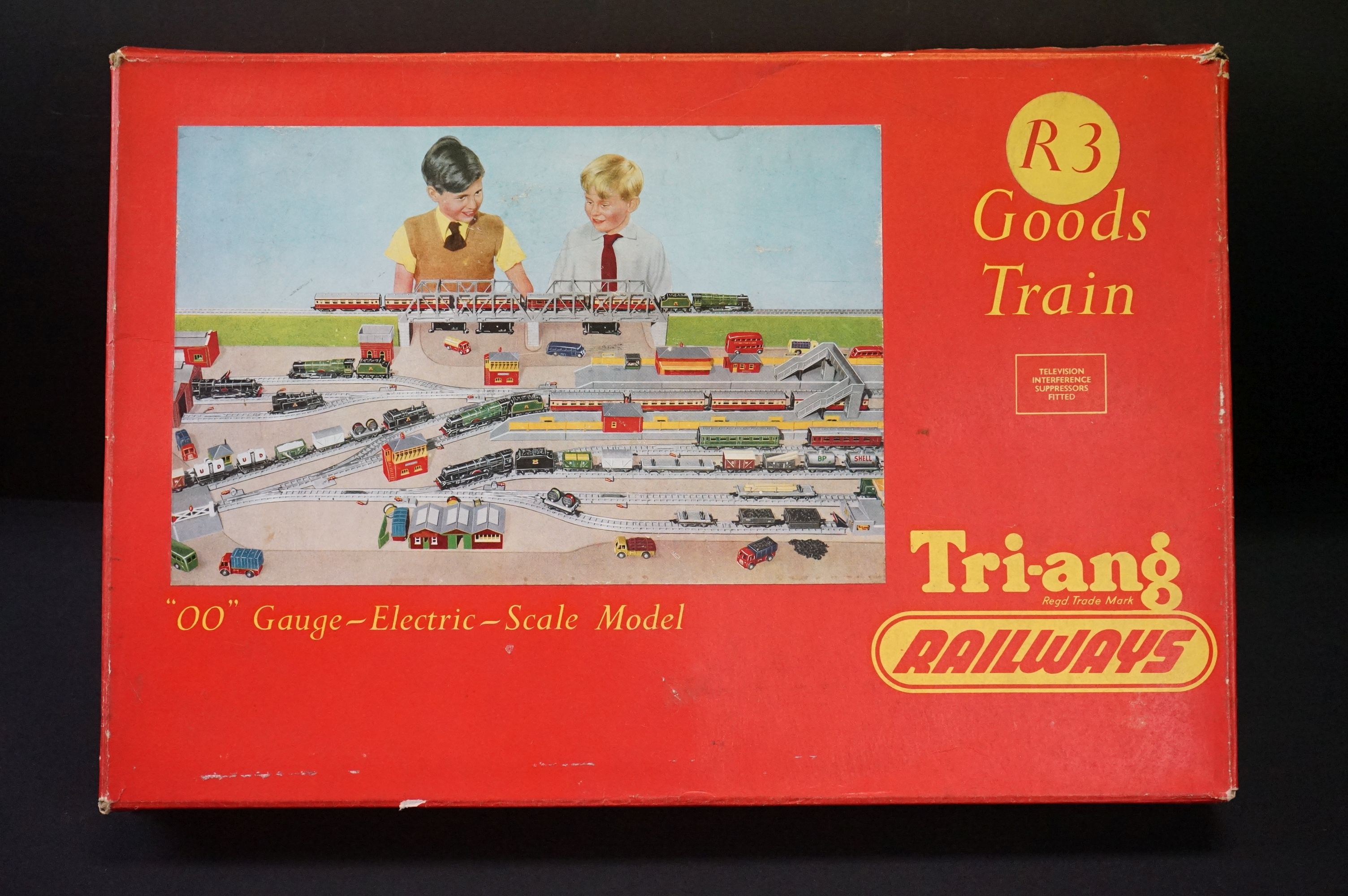 Two boxed Triang OO gauge train sets to include R3 Goods Train & R1X Passenger Train, both appear to - Image 14 of 14