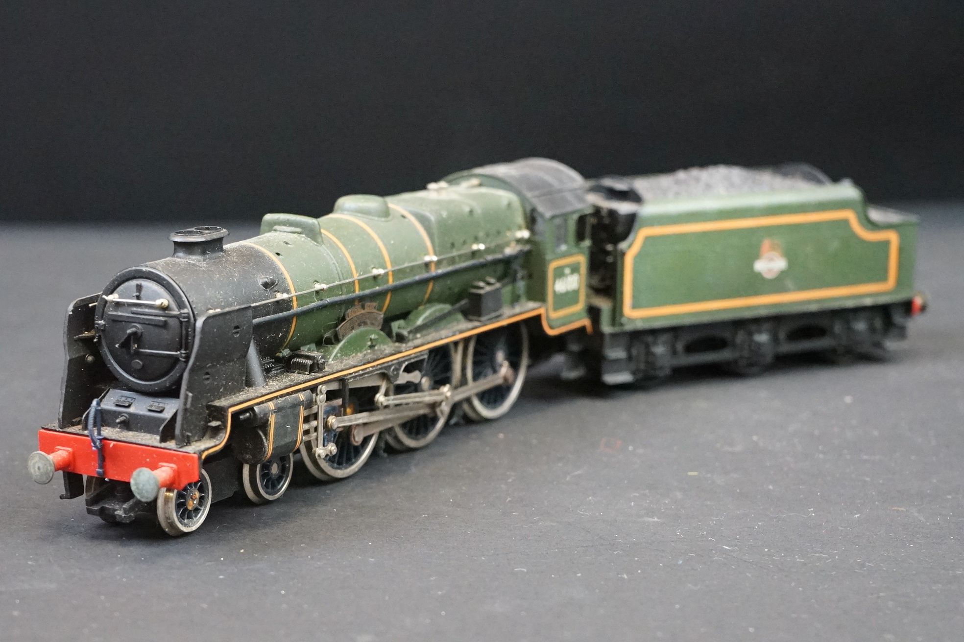 13 OO gauge locomotives to include Hornby, Lima & Airfix featuring Hornby Dublo 2-8-0LMS in black, - Image 7 of 12