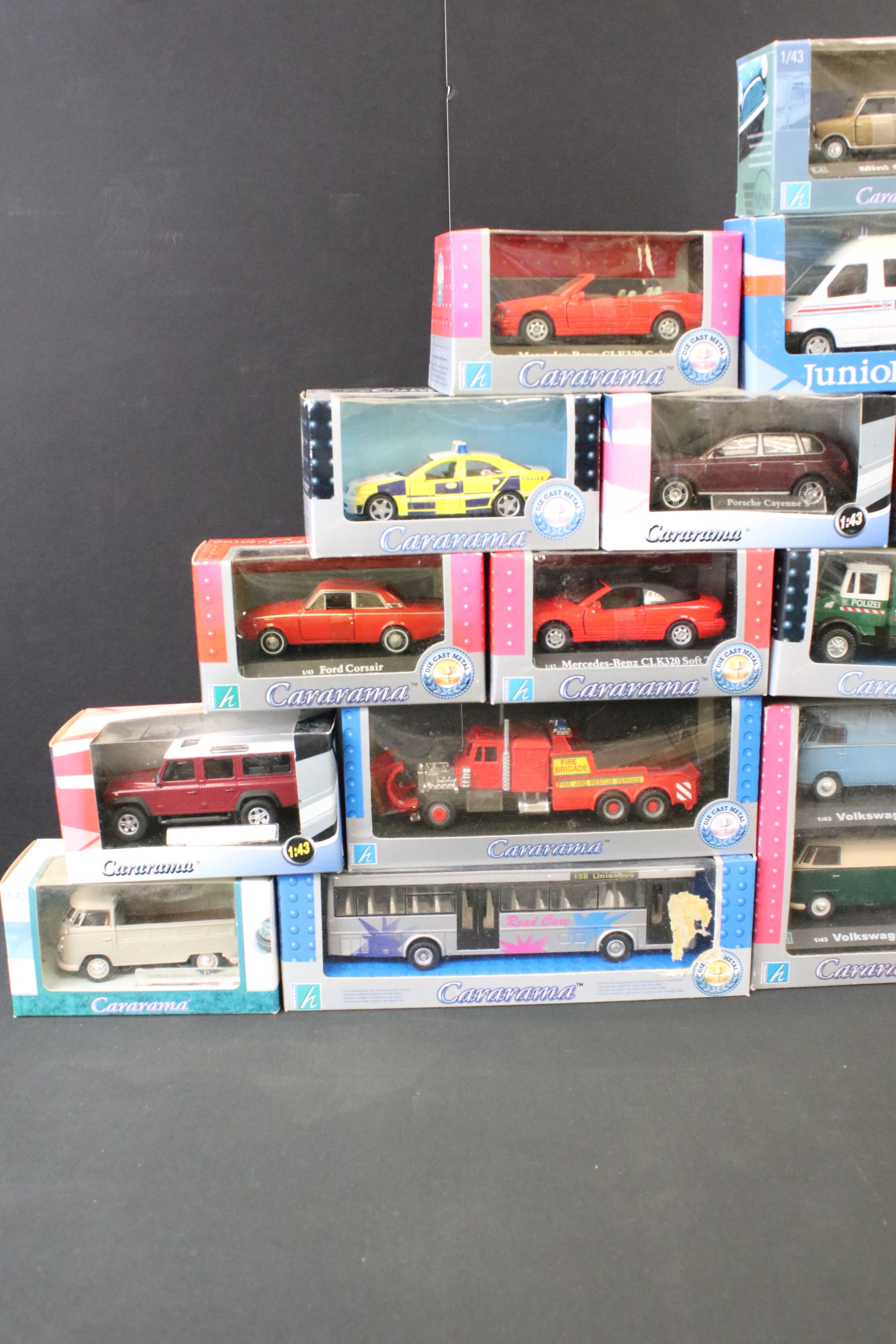 37 Boxed Cararama diecast models to include No. 252 1/43 Volkswagen Microbus multi-model set, No. - Image 6 of 8