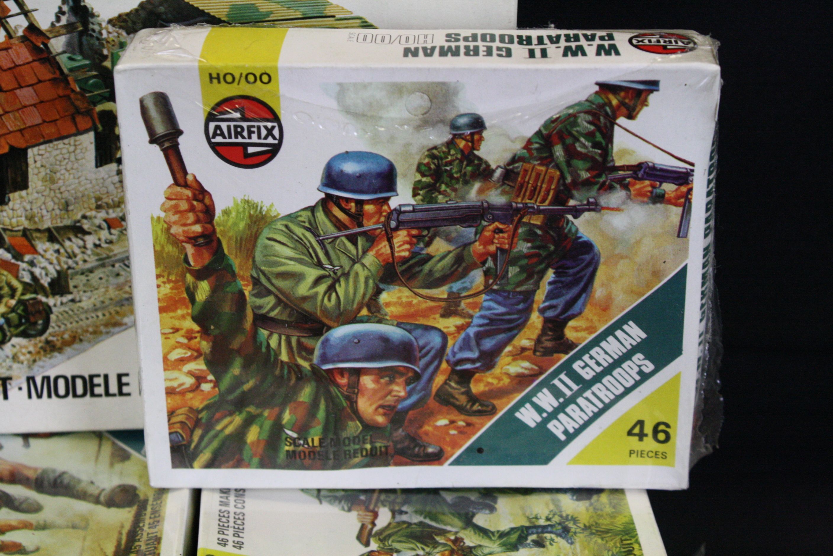Nine Boxed Airfix HO/OO plastic figure sets to include 5 shrink-wrapped examples (01716-1 WWII US - Image 3 of 6
