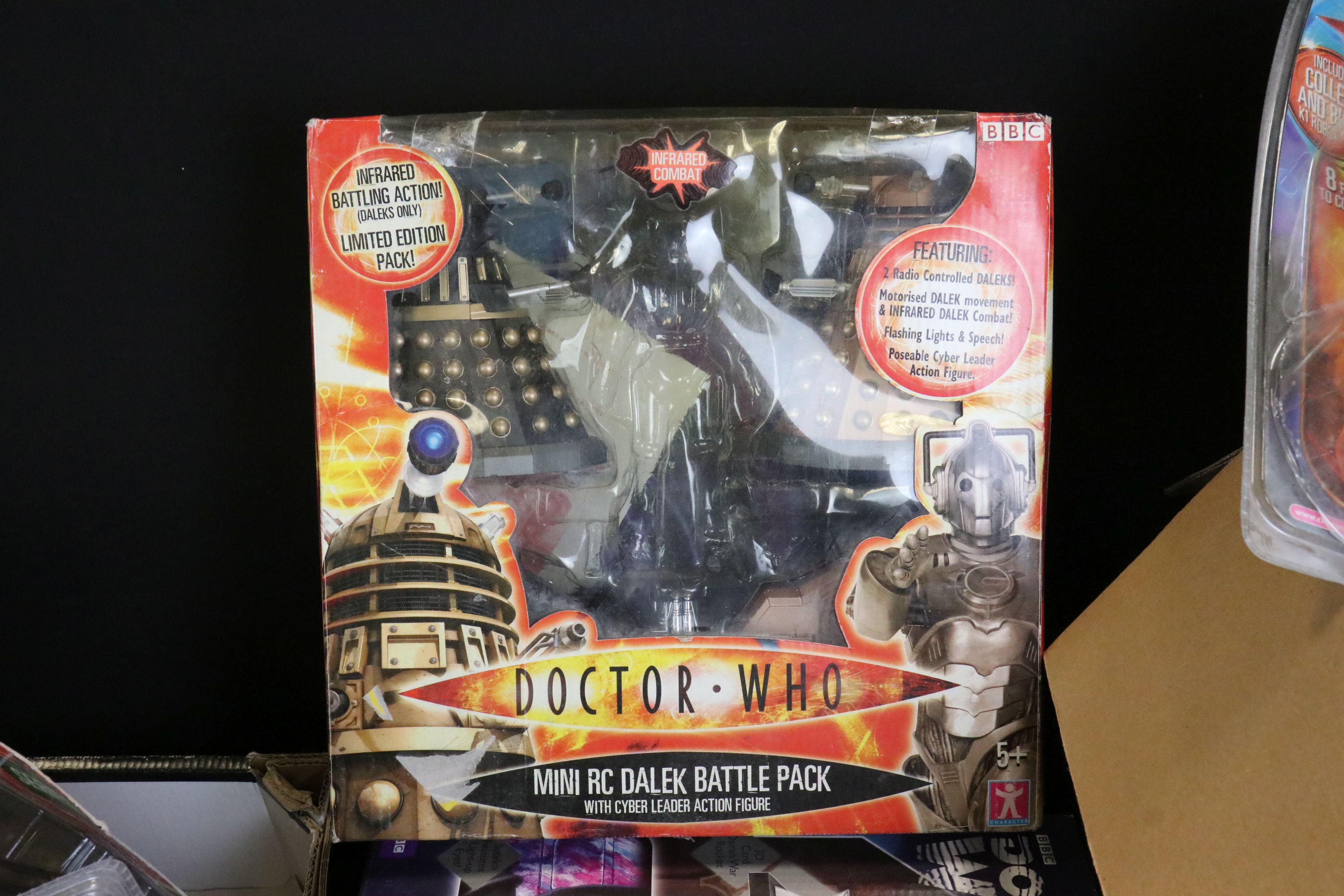 Doctor Who - 16 Carded Character Doctor Who figures featuring Moxx Of Balhoon, Cyberman, Clockwork - Image 6 of 10