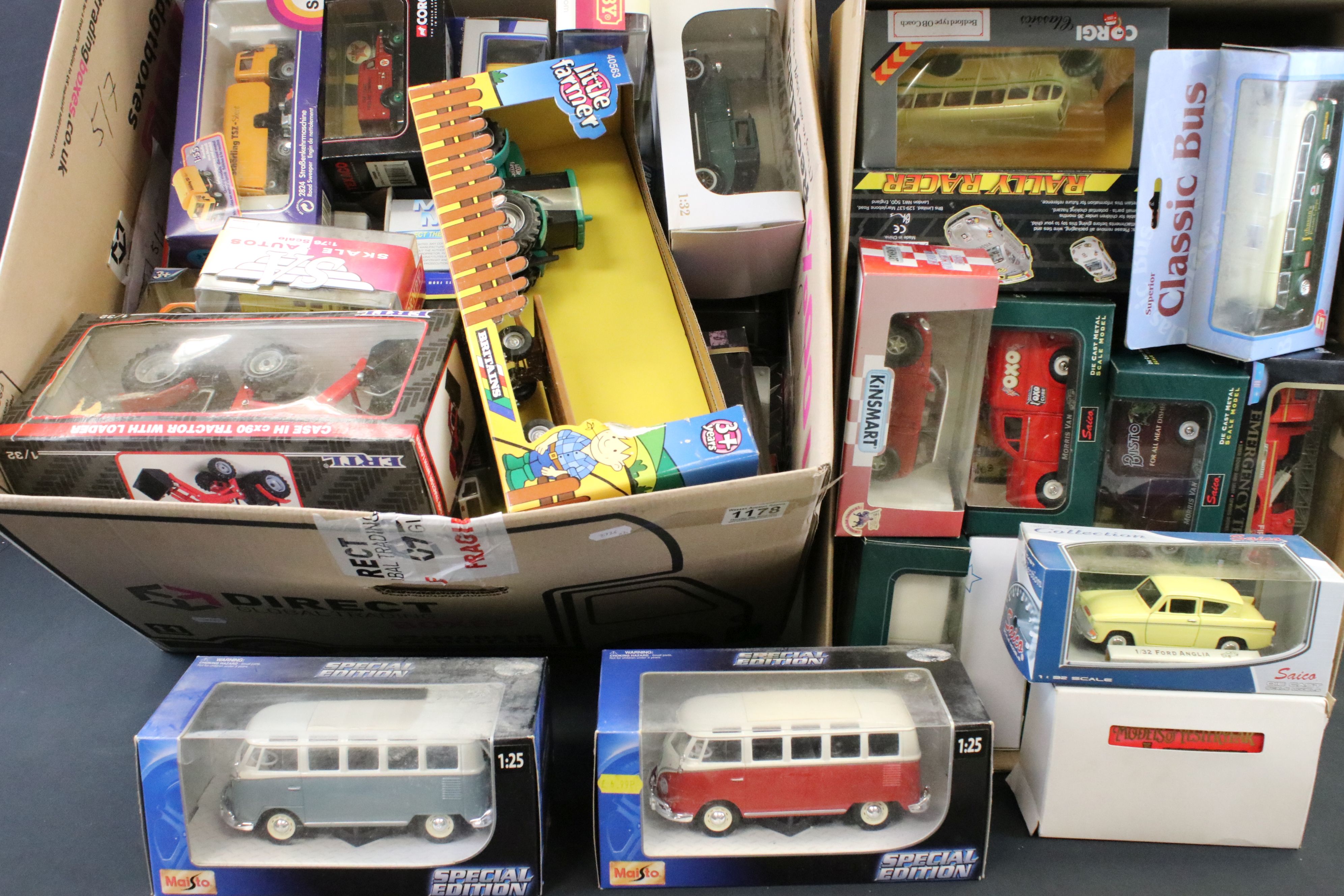 Around 90 boxed diecast models to include Welly, Britains, ERTL, Maisto, Corgi, Motor Max, Matchbox,