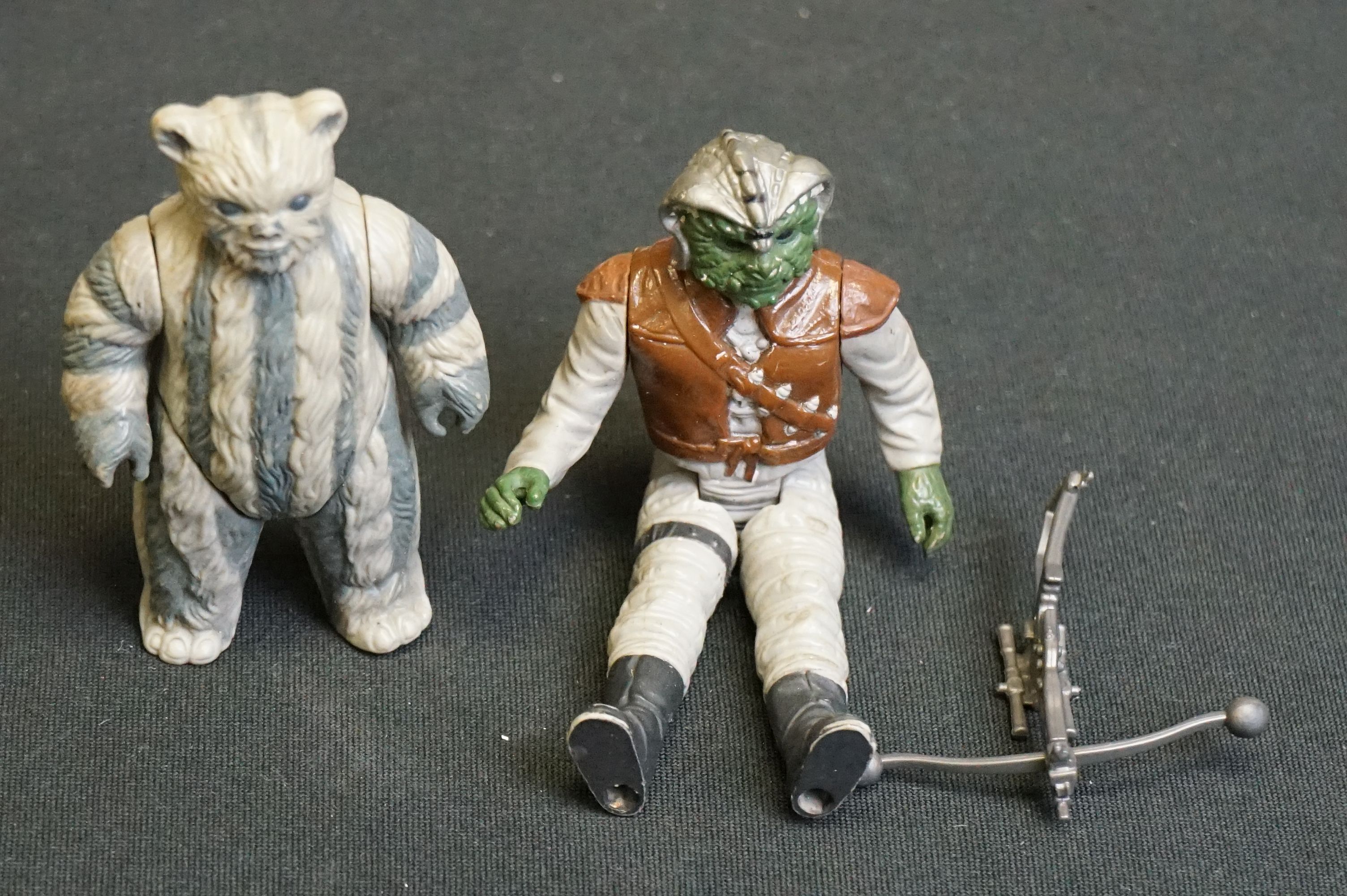 Star Wars - 26 Star Wars figures & collectibles to include 2 x original figures (Klaatu & Teebo), - Image 2 of 13
