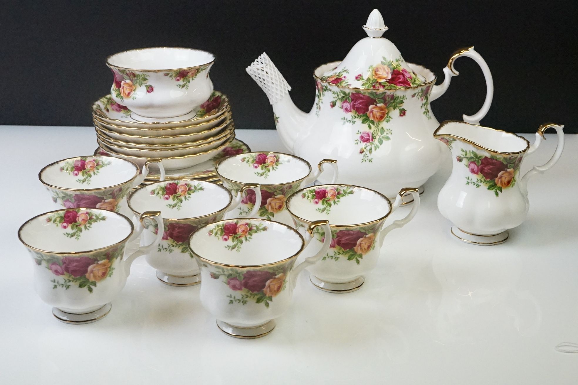 Royal Albert ' Old Country Roses ' pattern tea set for six, to include teapot & cover, 6 teacups,