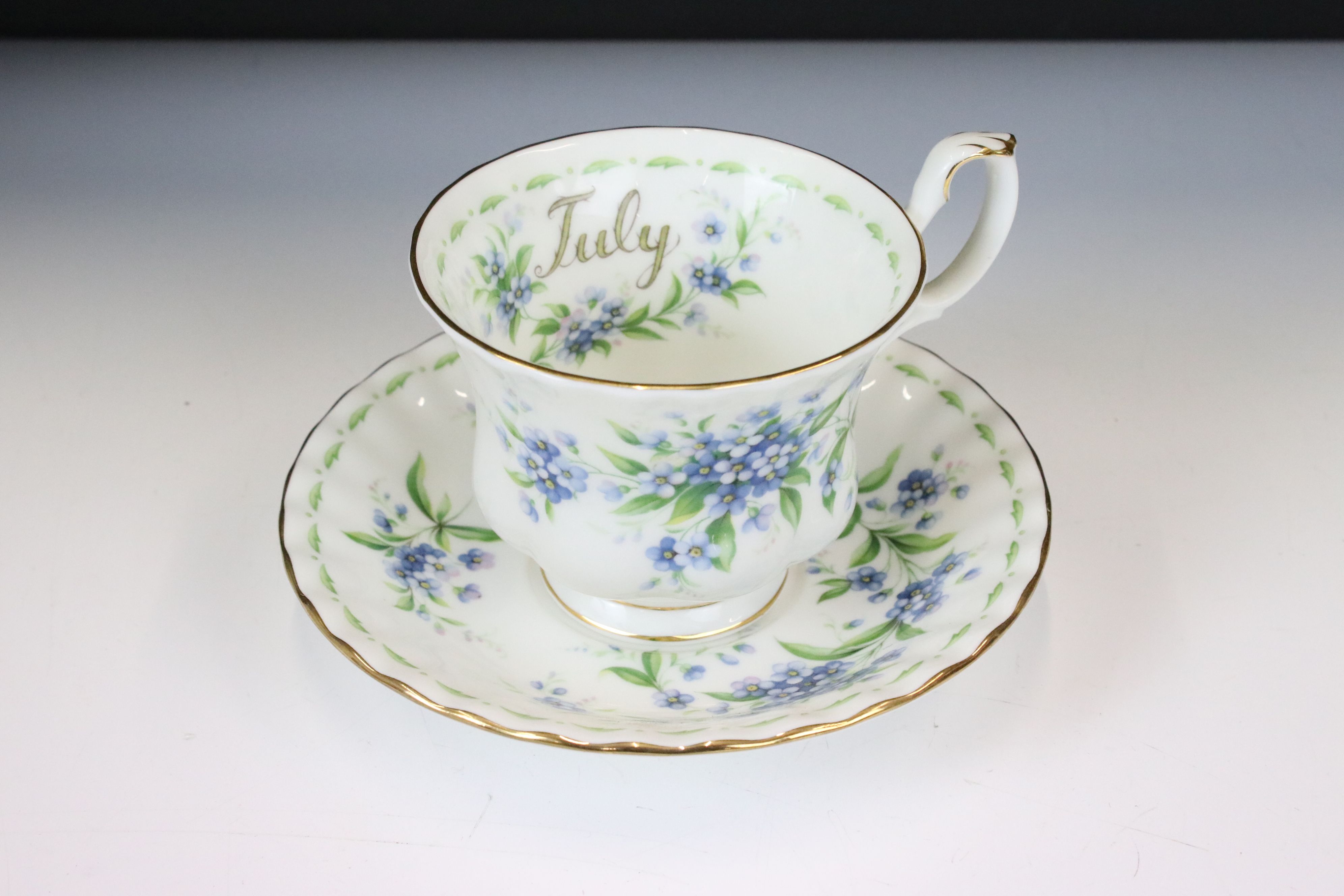 Royal Albert ' Flower of The Month Series ' tea ware, to include 9 x boxed teacups & saucers ( - Image 2 of 11