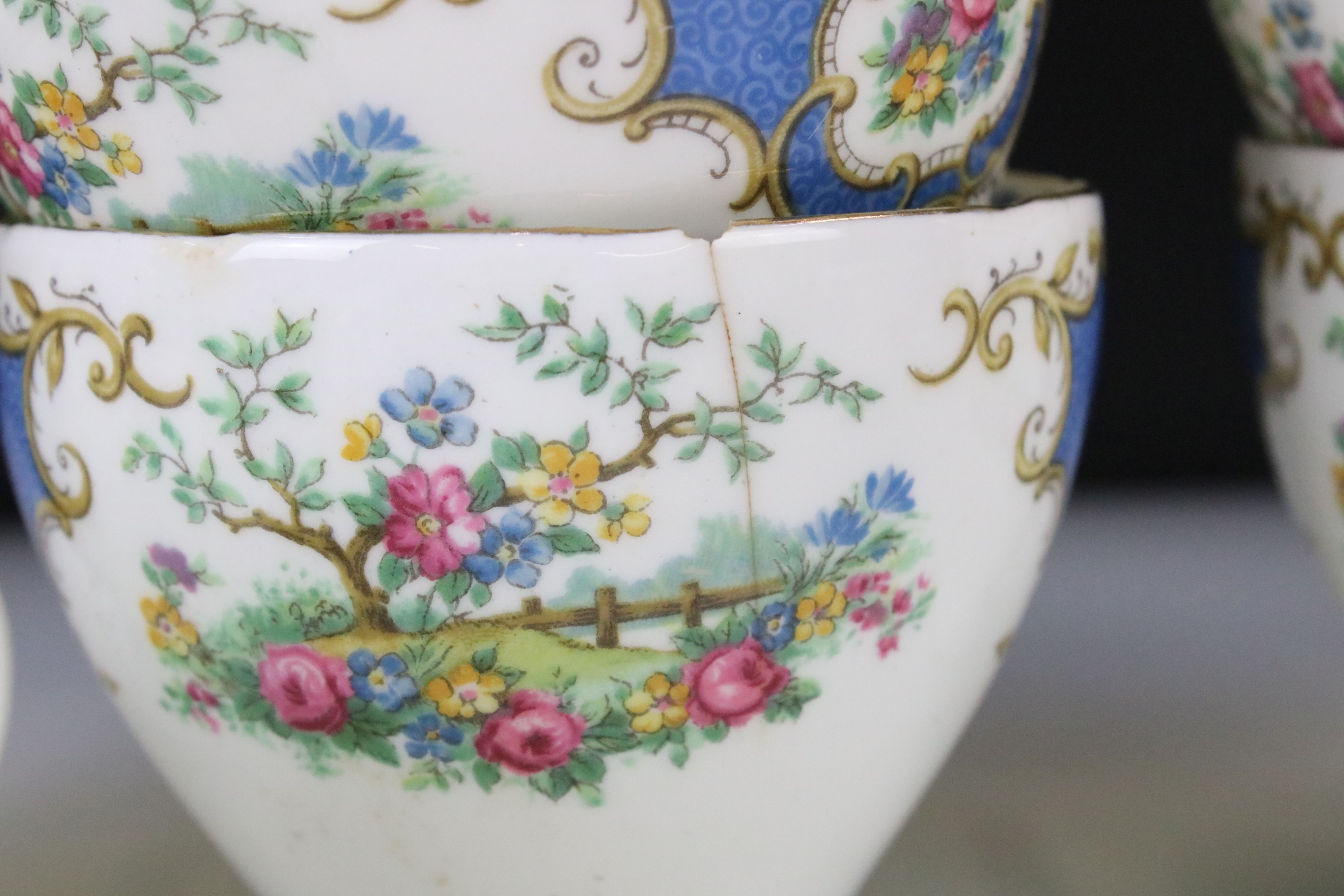 Foley ' Broadway ' pattern tea ware to include 8 teacups & saucers, 5 tea plates, milk jug and sugar - Image 23 of 25