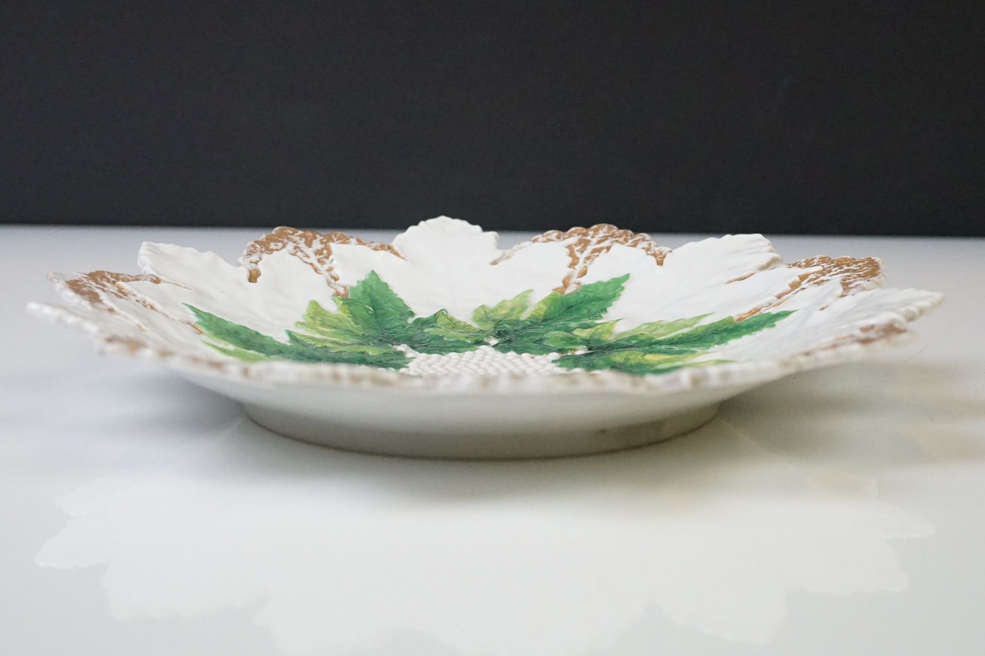 Early 20th century Meissen relief moulded vine leaf cabinet plate, in green and gilt, crossed swords - Image 4 of 8