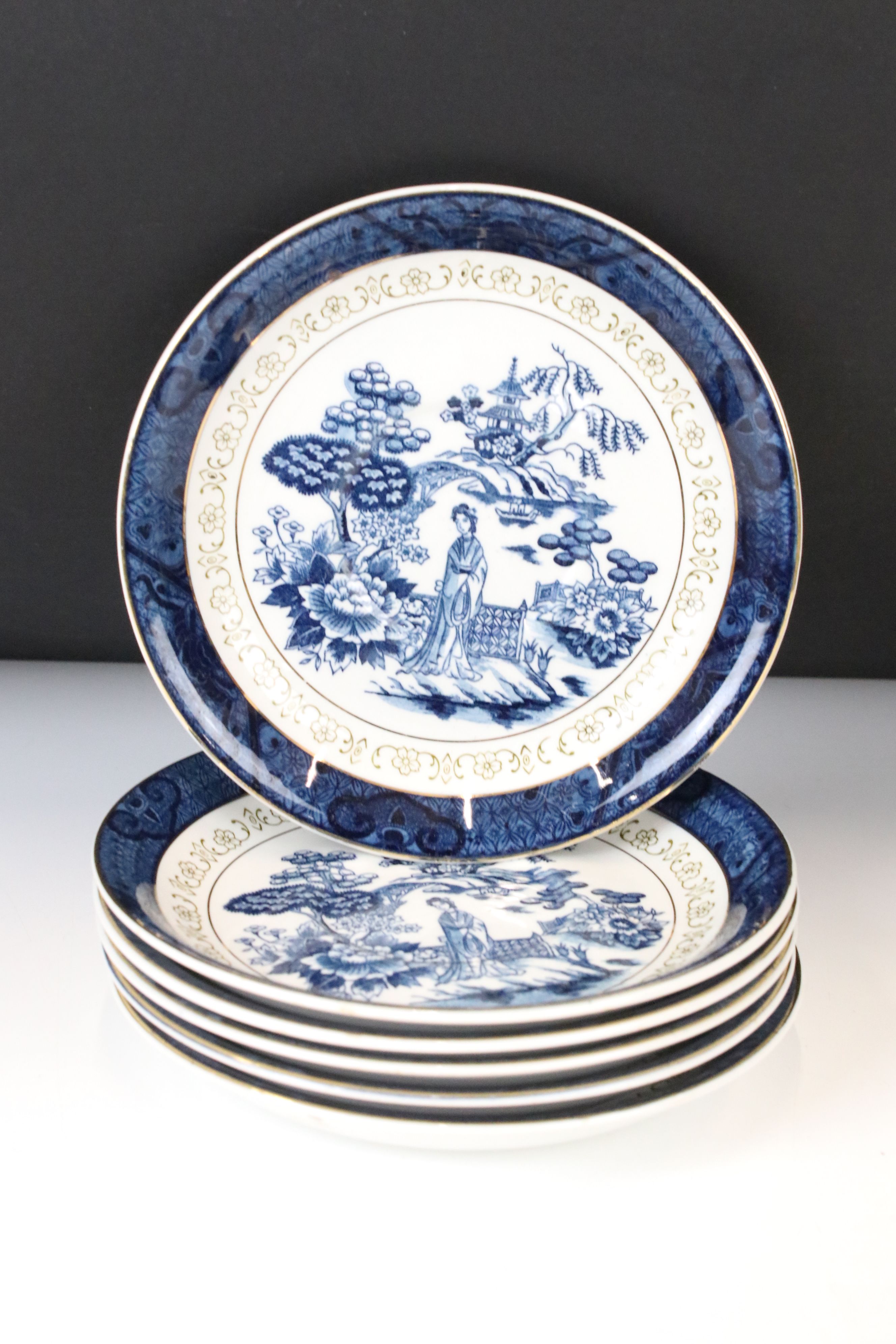 Foley ' Broadway ' pattern tea ware to include 8 teacups & saucers, 5 tea plates, milk jug and sugar - Image 9 of 25