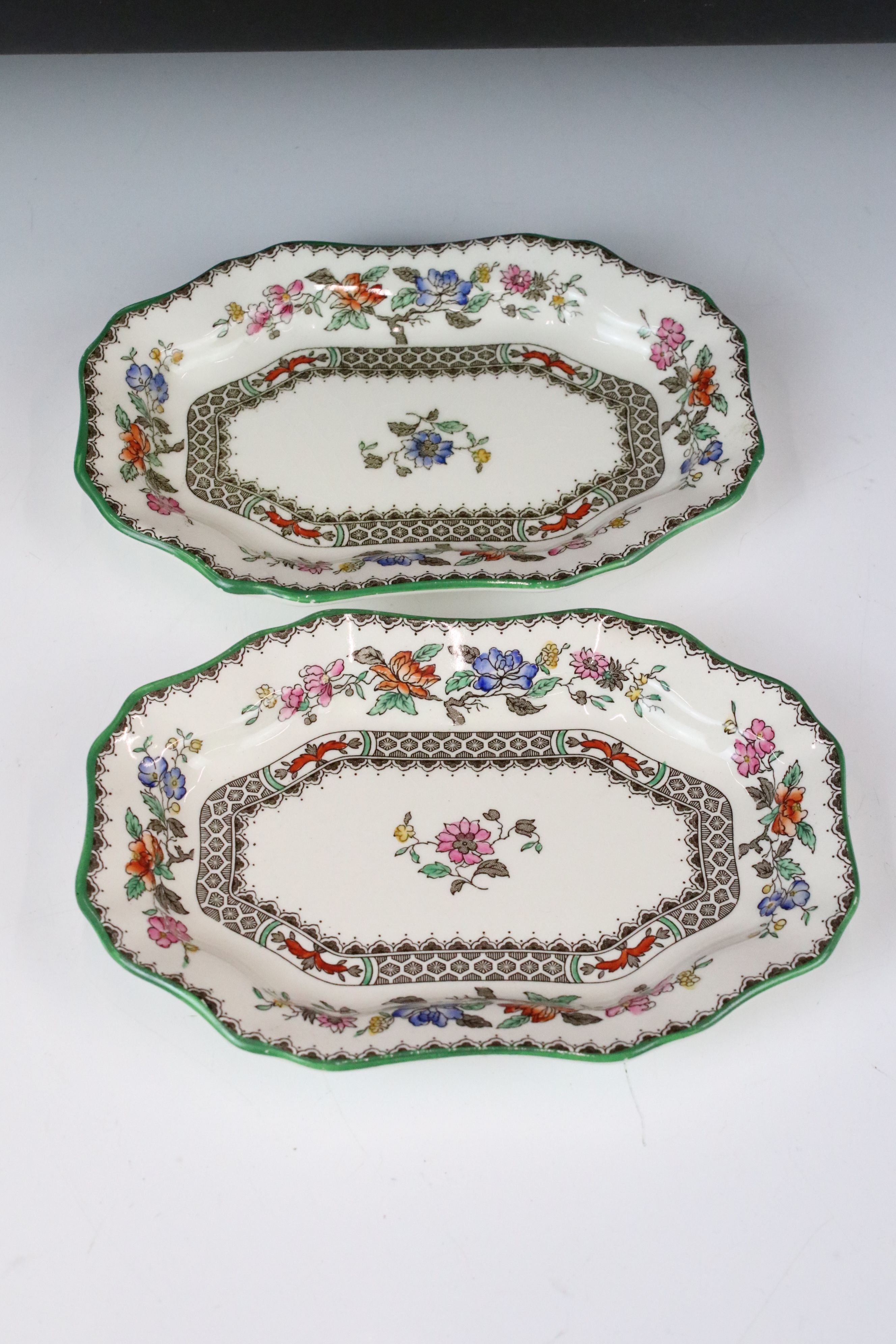 Copeland Spode ' Chinese Rose ' pattern dinner ware to include 12 x soup bowls & saucers, 2 x - Image 8 of 16