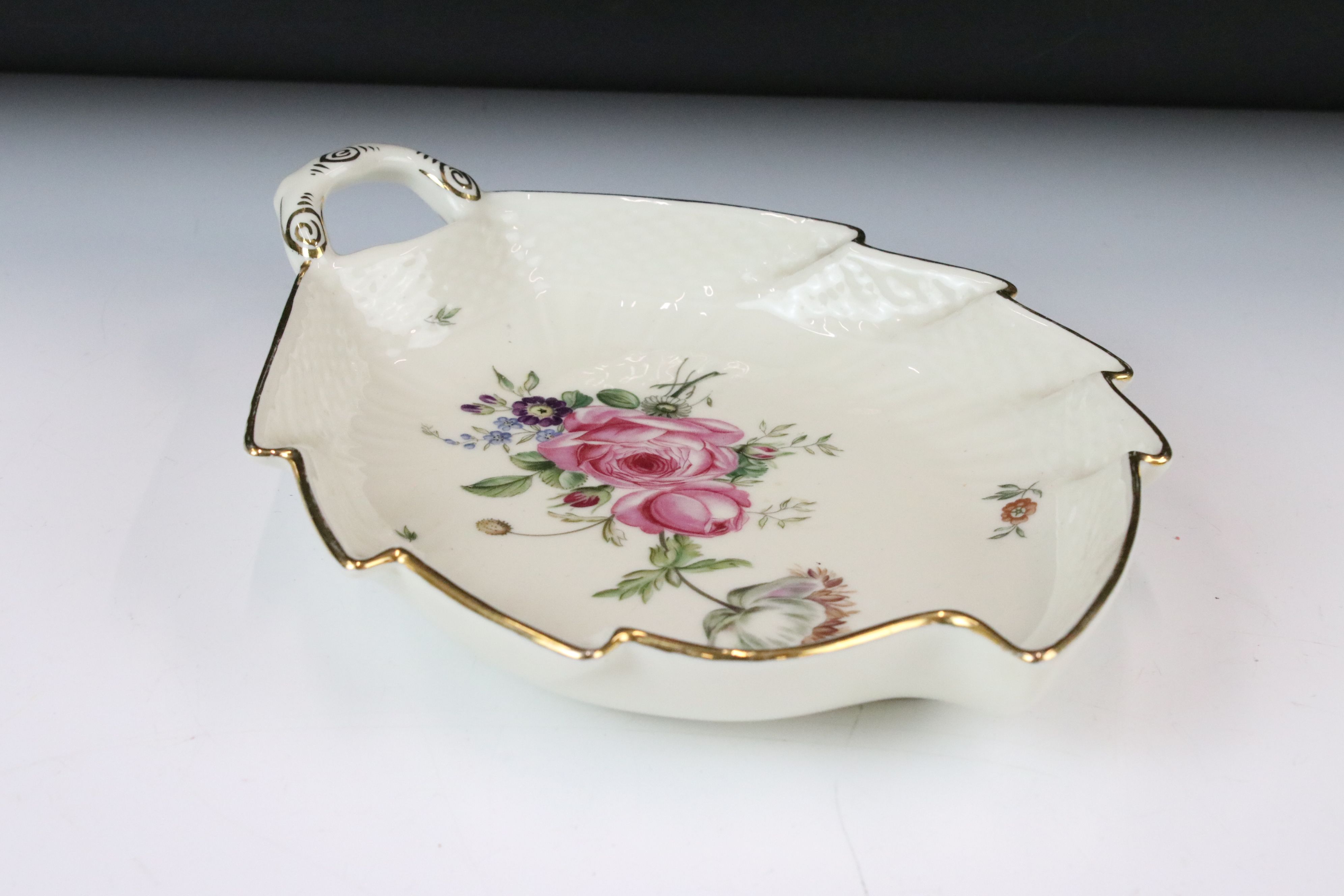 Group of mixed glass & ceramics to include a late 19th / early 20th century pink ground porcelain - Image 7 of 16