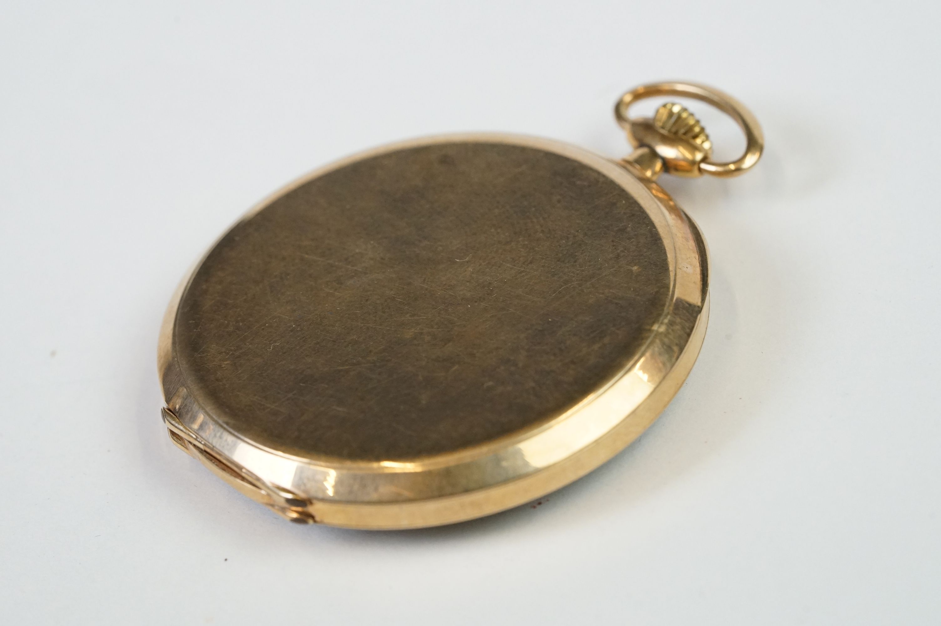 A fully hallmarked 9ct gold cased top winding pocket watch. - Image 8 of 10