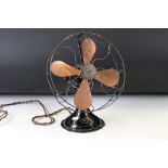 Early 20th Century G.E.C ' Magnet ' Desk Top Electric Fan in black enamel and copper, measures