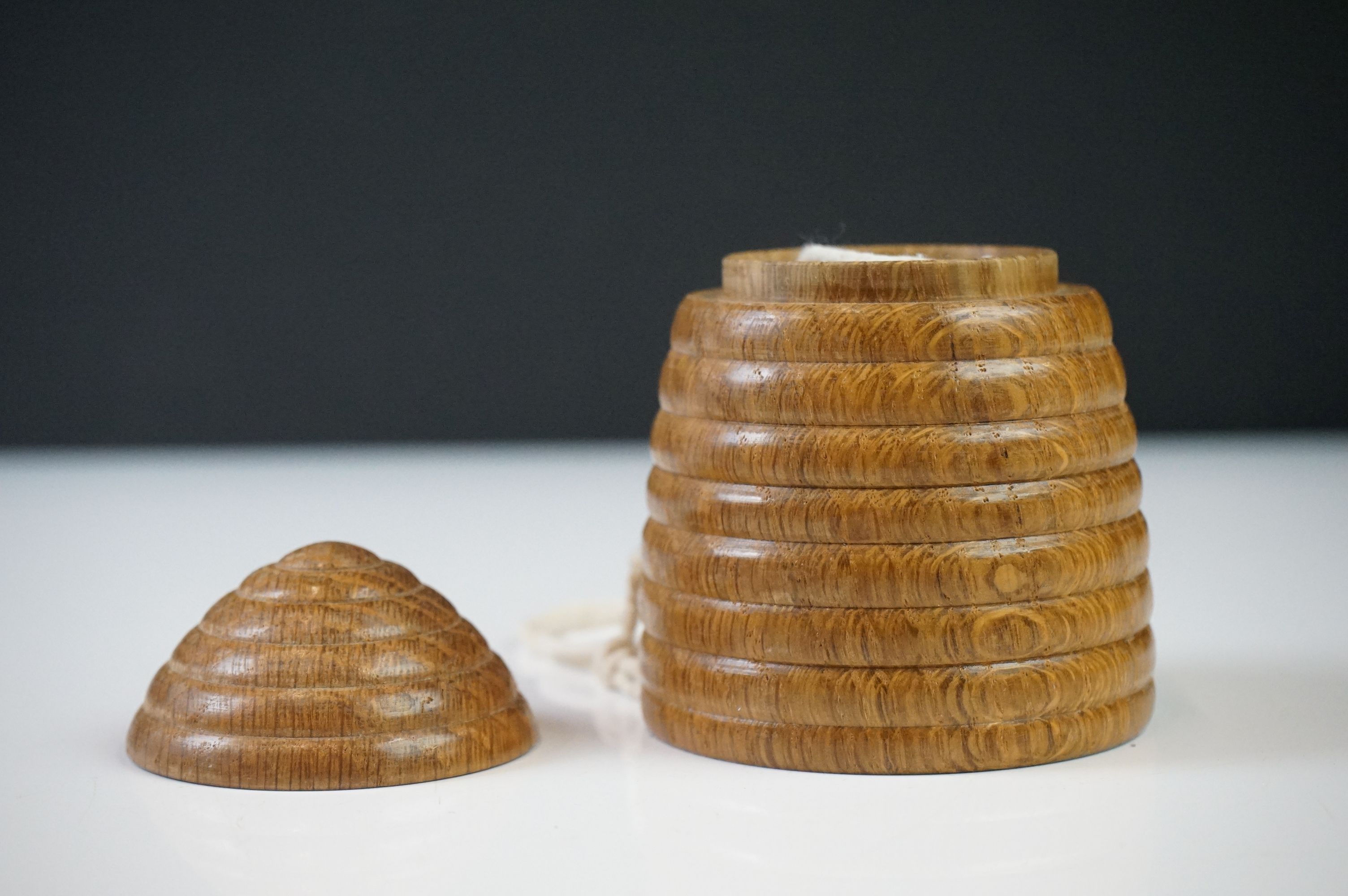 A vintage turned wooden string holder / dispenser in the form of a beehive. - Image 4 of 4