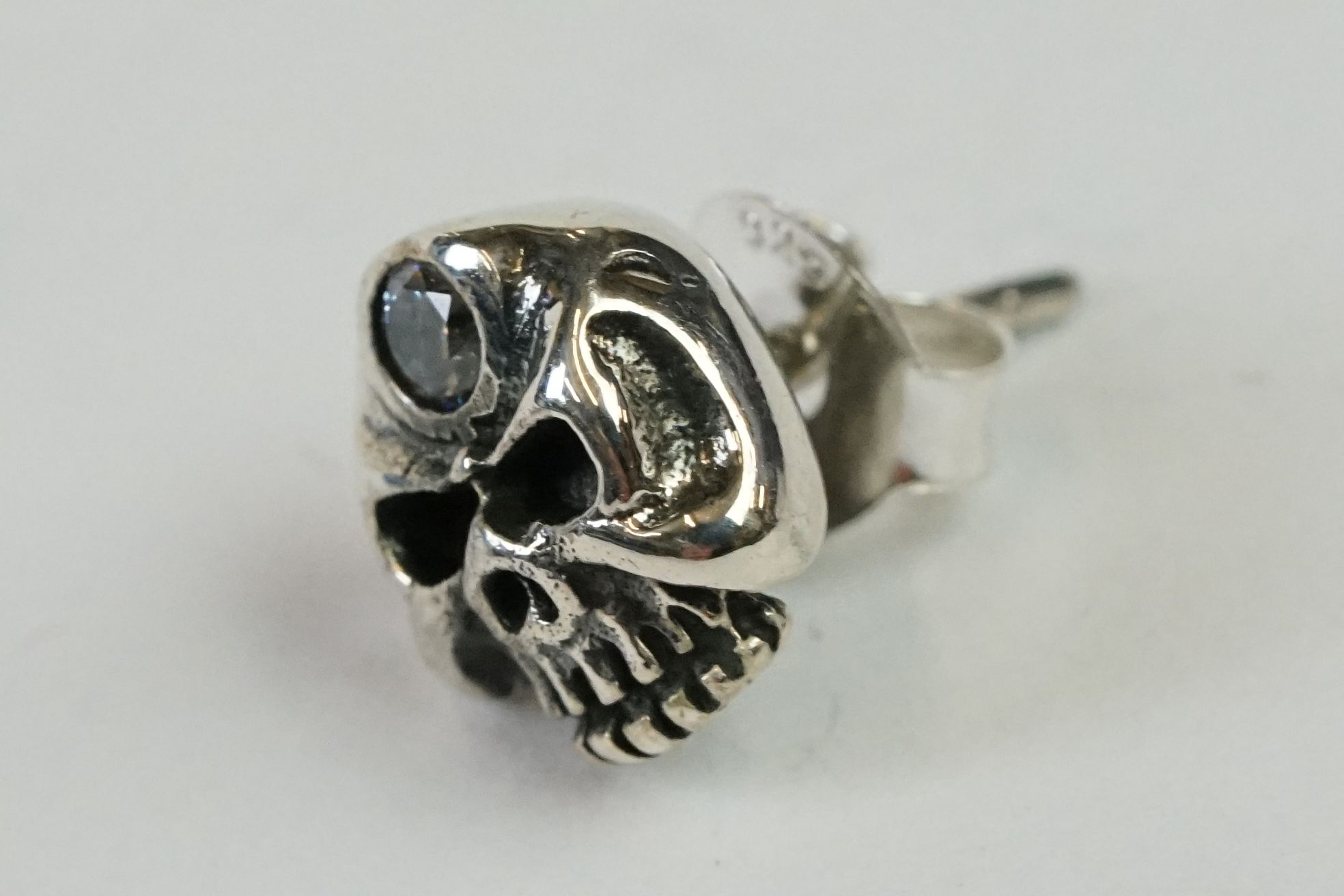 Pair of Silver Skull Headed Stud Earrings - Image 4 of 7