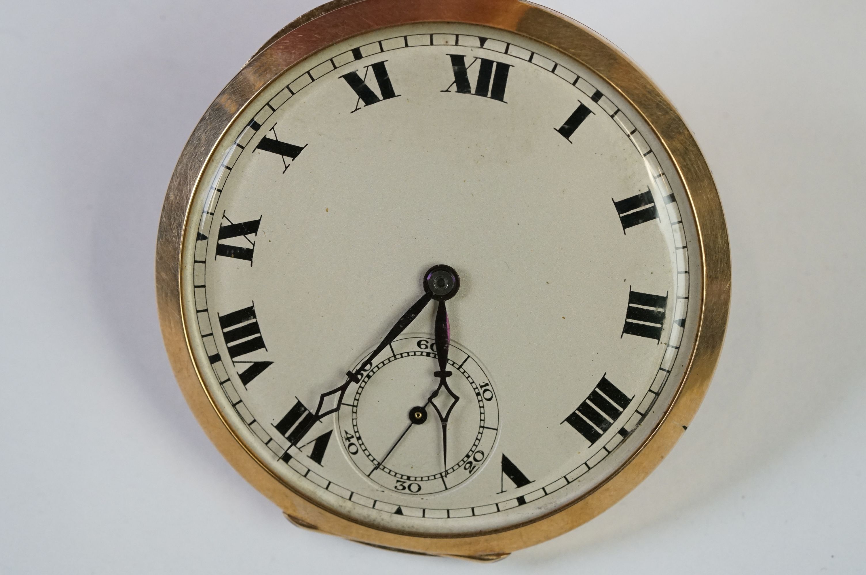 A fully hallmarked 9ct gold cased top winding pocket watch. - Image 10 of 10