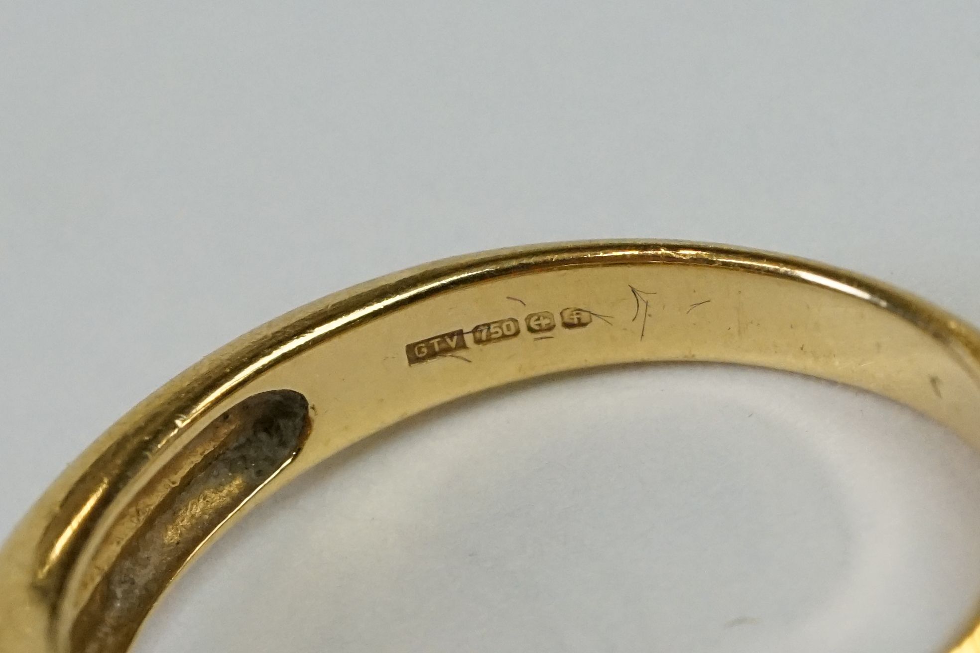 18ct Yellow Gold Peridot and Diamond Ring - Image 9 of 10
