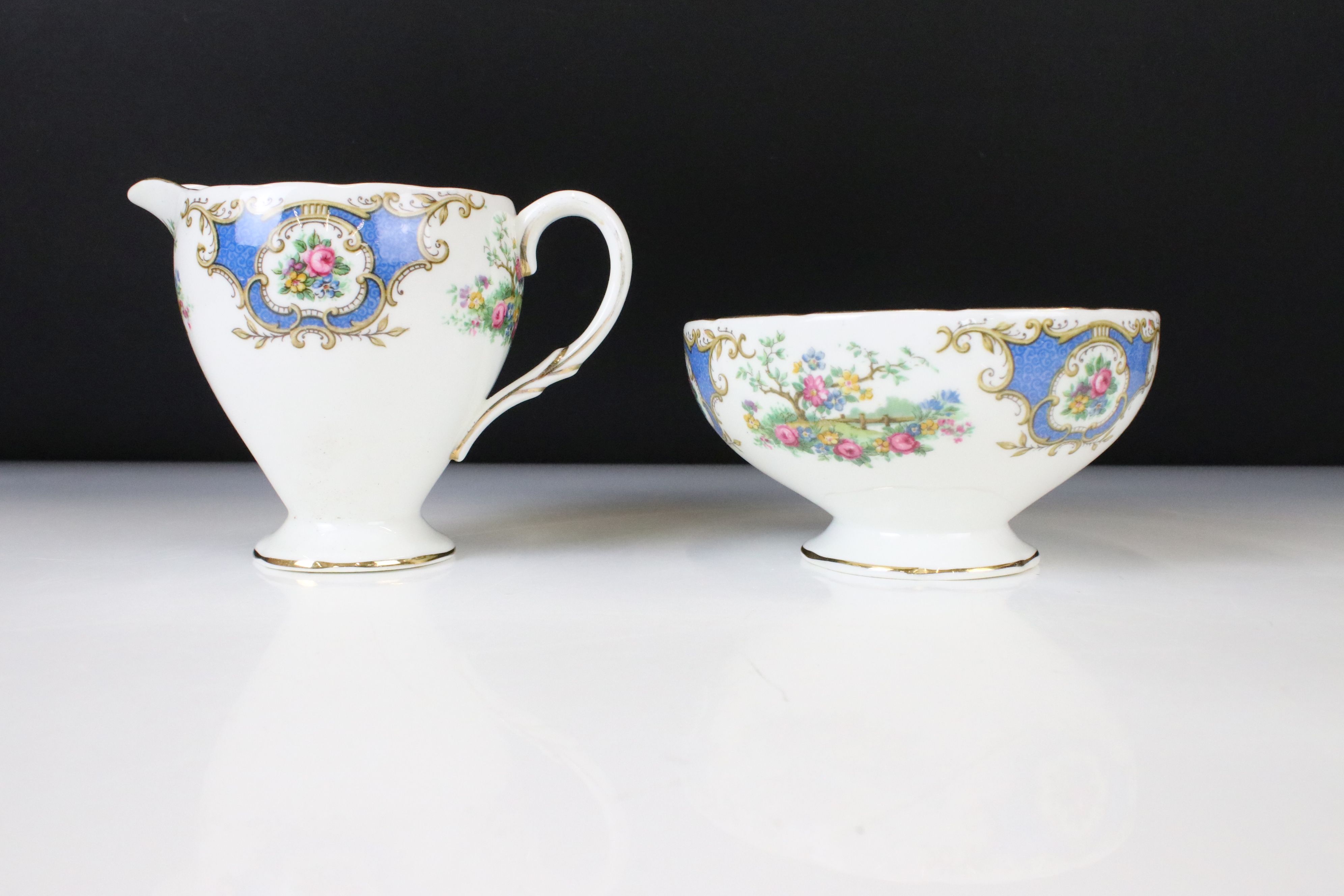 Foley ' Broadway ' pattern tea ware to include 8 teacups & saucers, 5 tea plates, milk jug and sugar - Image 15 of 25