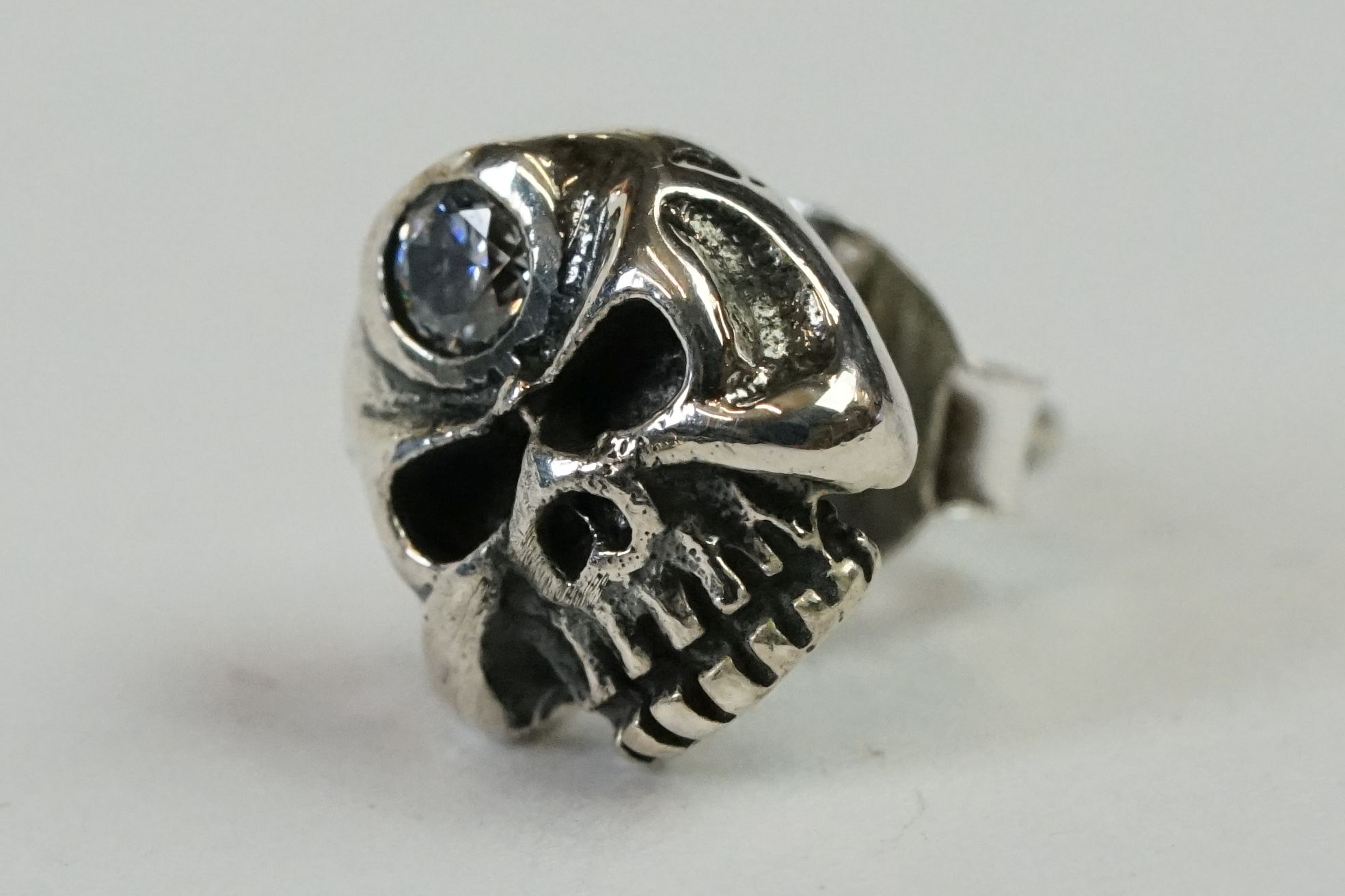 Pair of Silver Skull Headed Stud Earrings - Image 3 of 7