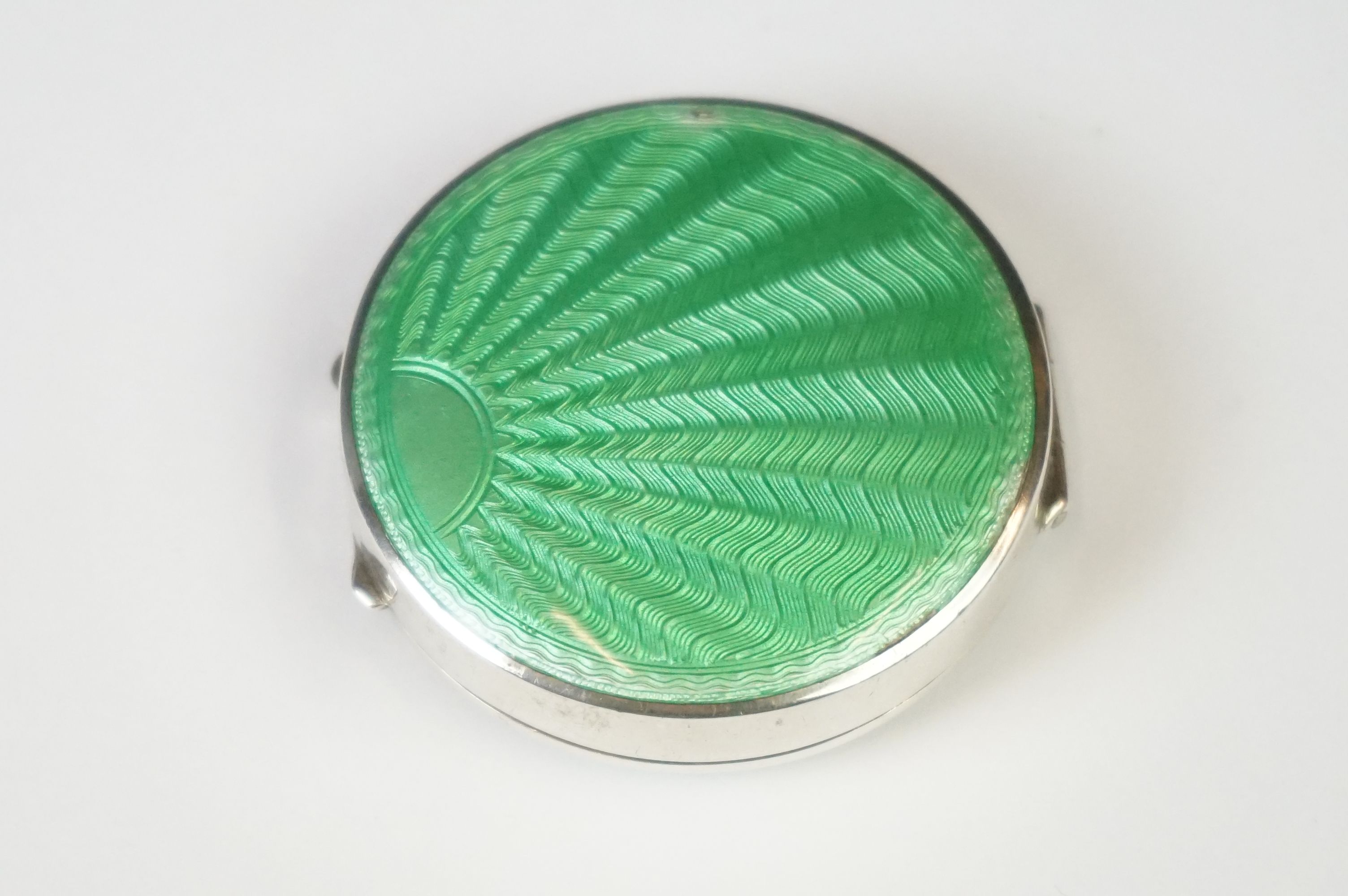 A fully hallmarked sterling silver and enamel Art Deco powder compact with green guilloche - Image 7 of 12