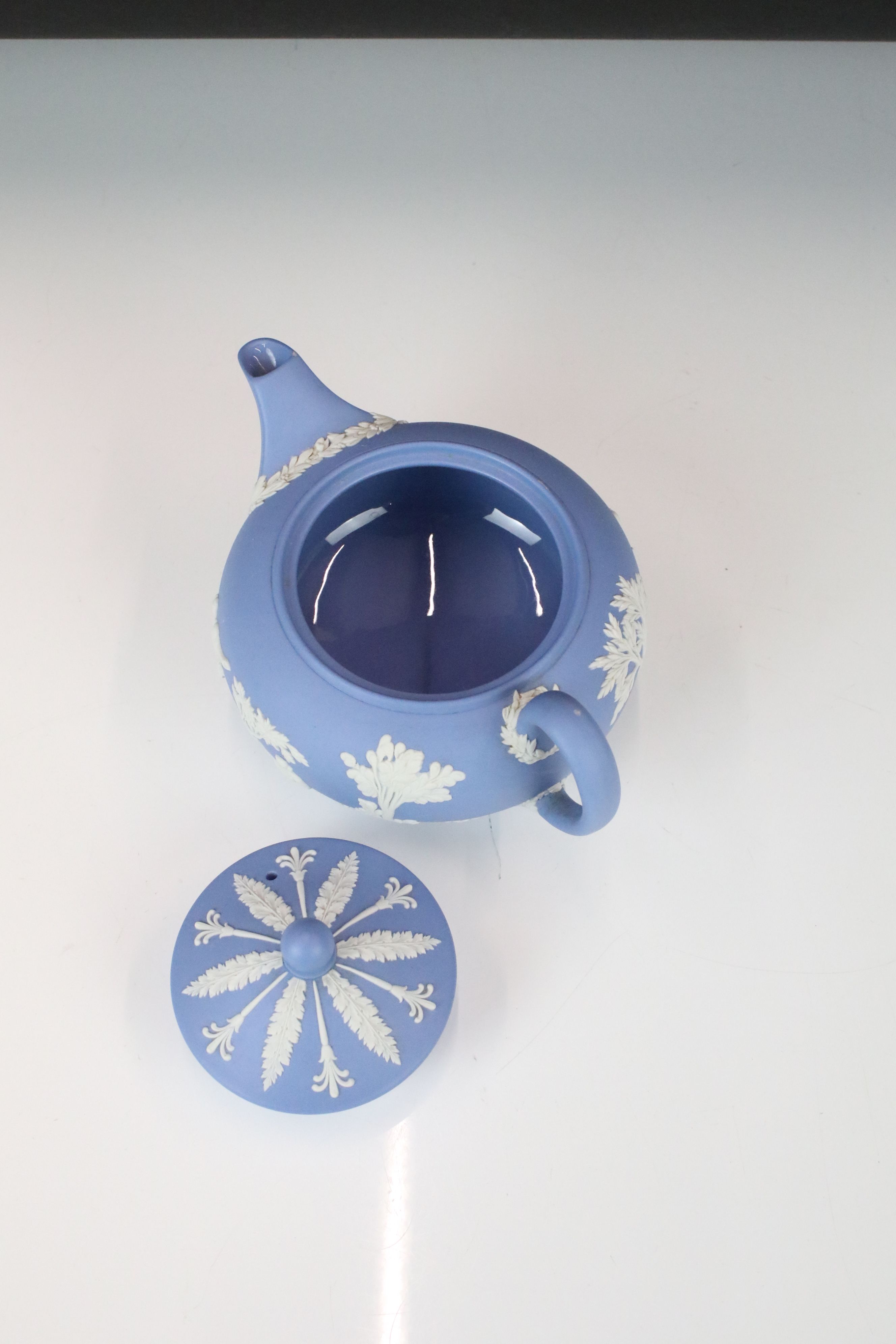 Wedgwood Jasperware Pale Blue Tea Service for 6 to include 2 x teapots & covers, 6 teacups & - Image 8 of 12