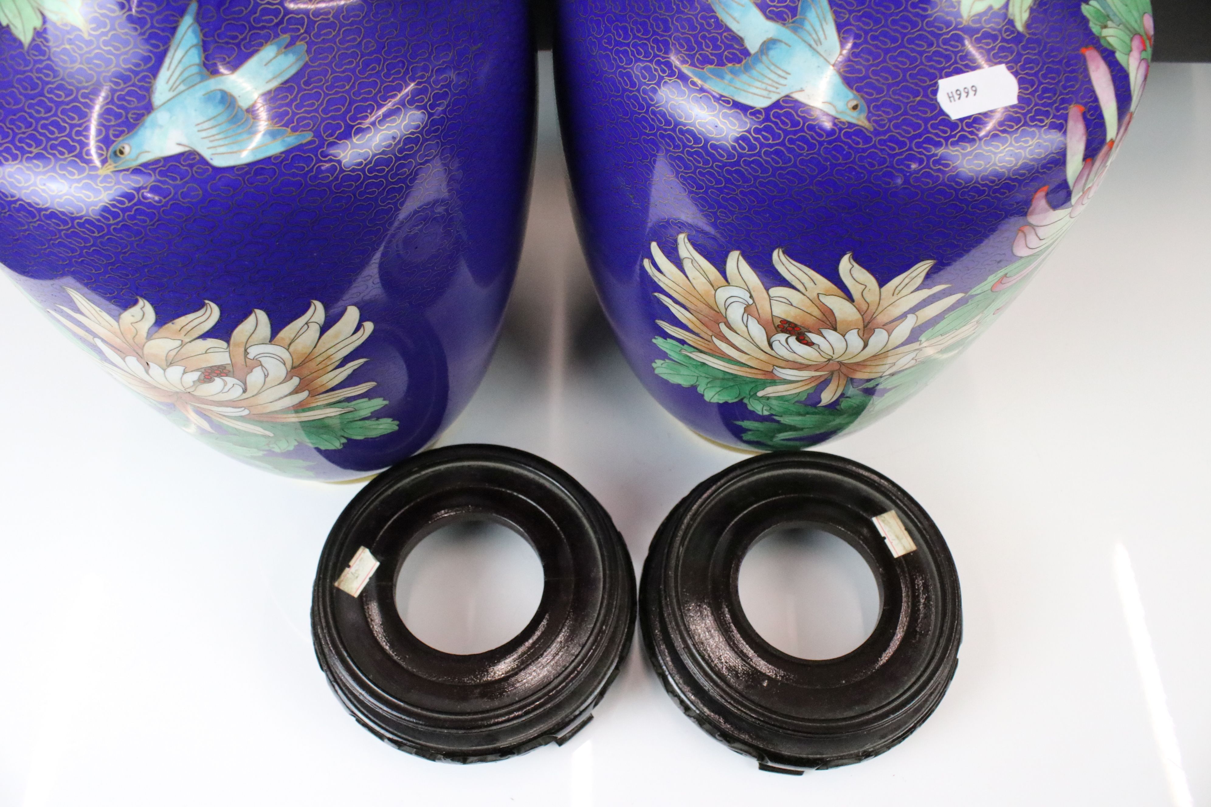 Pair of Chinese Cloisonne Baluster Vases decorated with birds and flowers on a blue ground, Jingfa - Image 6 of 6