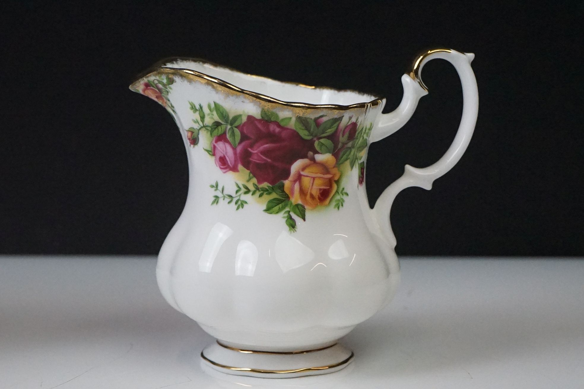 Royal Albert ' Old Country Roses ' pattern tea set for six, to include teapot & cover, 6 teacups, - Image 19 of 22