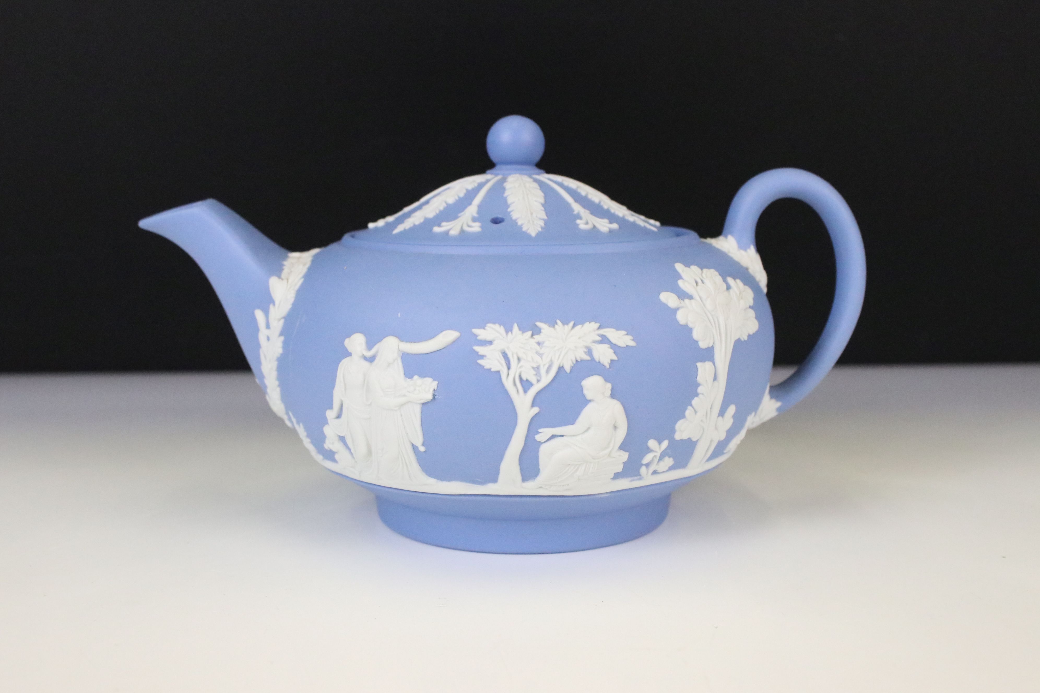 Wedgwood Jasperware Pale Blue Tea Service for 6 to include 2 x teapots & covers, 6 teacups & - Image 6 of 12