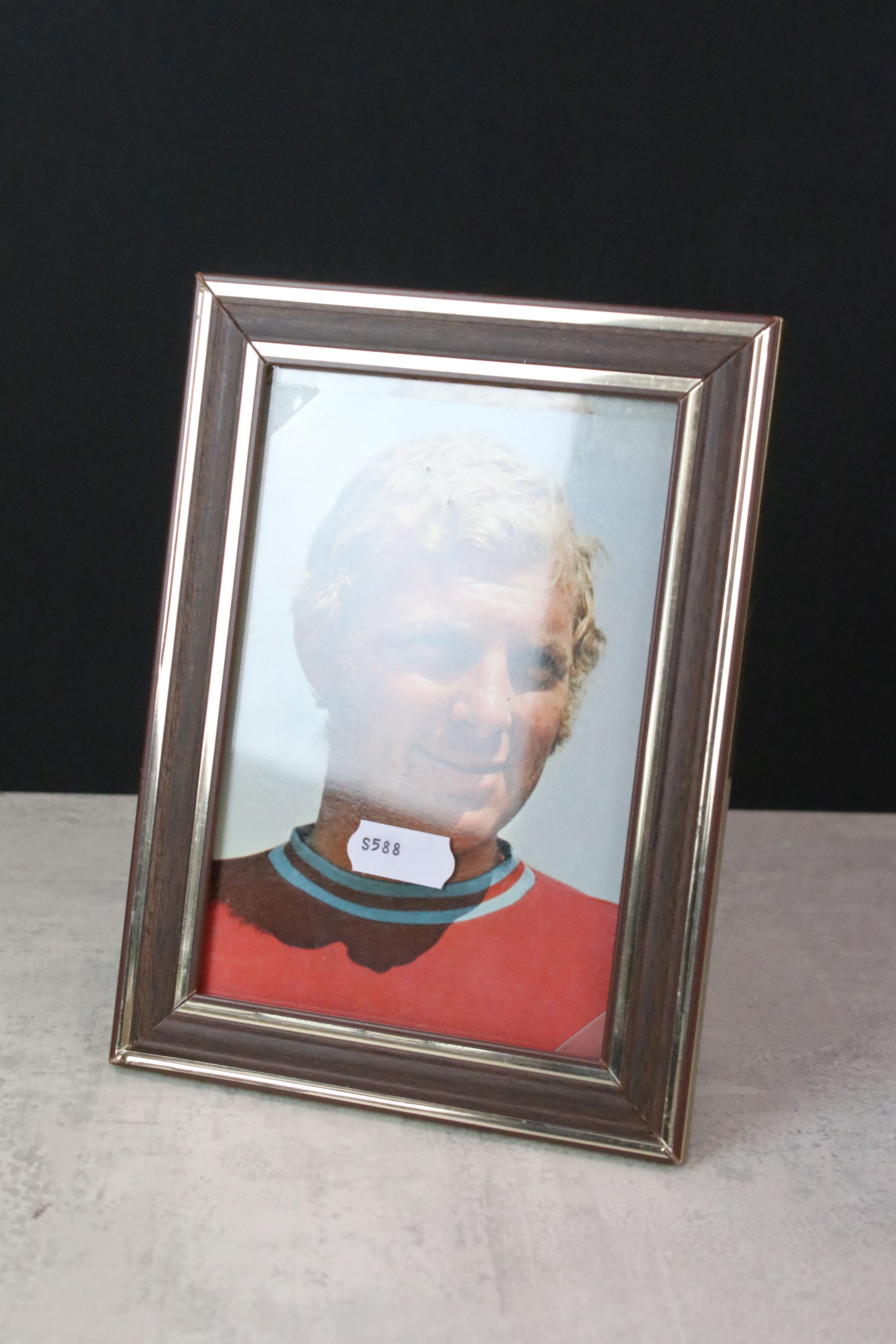 A signed Bobby Moore postcard mounted within a clear framed together with an unsigned example. - Image 4 of 6