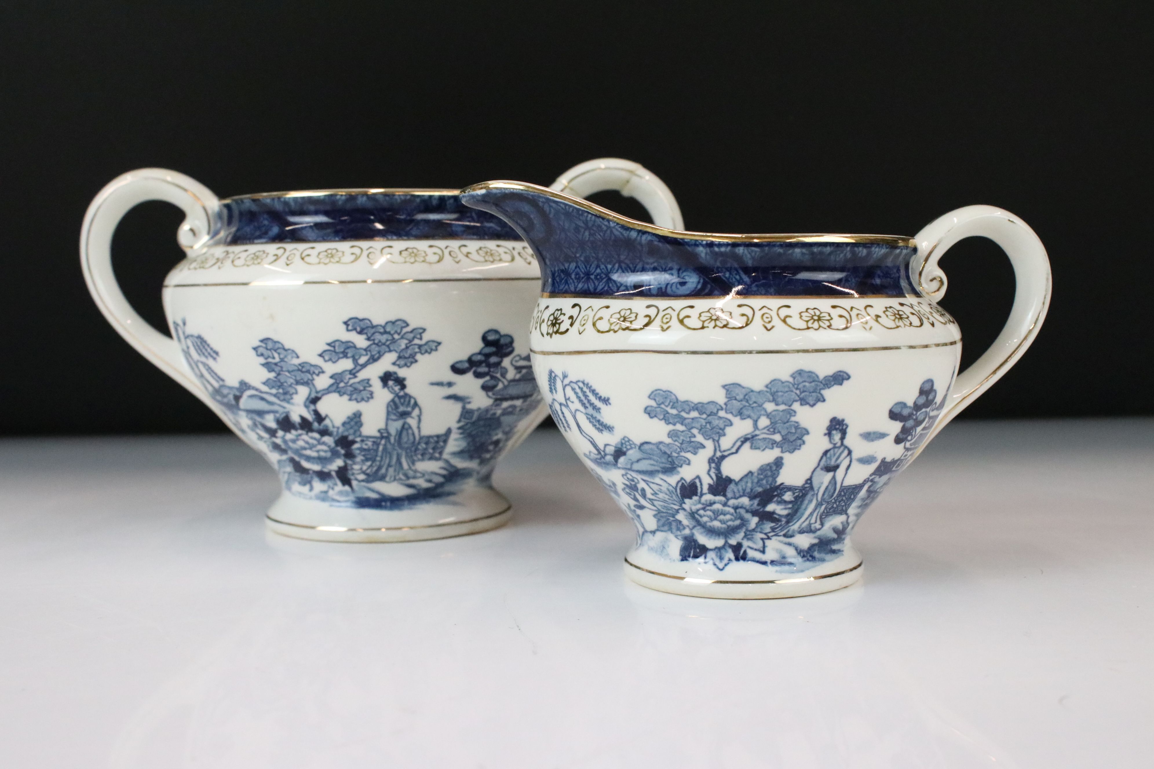 Foley ' Broadway ' pattern tea ware to include 8 teacups & saucers, 5 tea plates, milk jug and sugar - Image 14 of 25