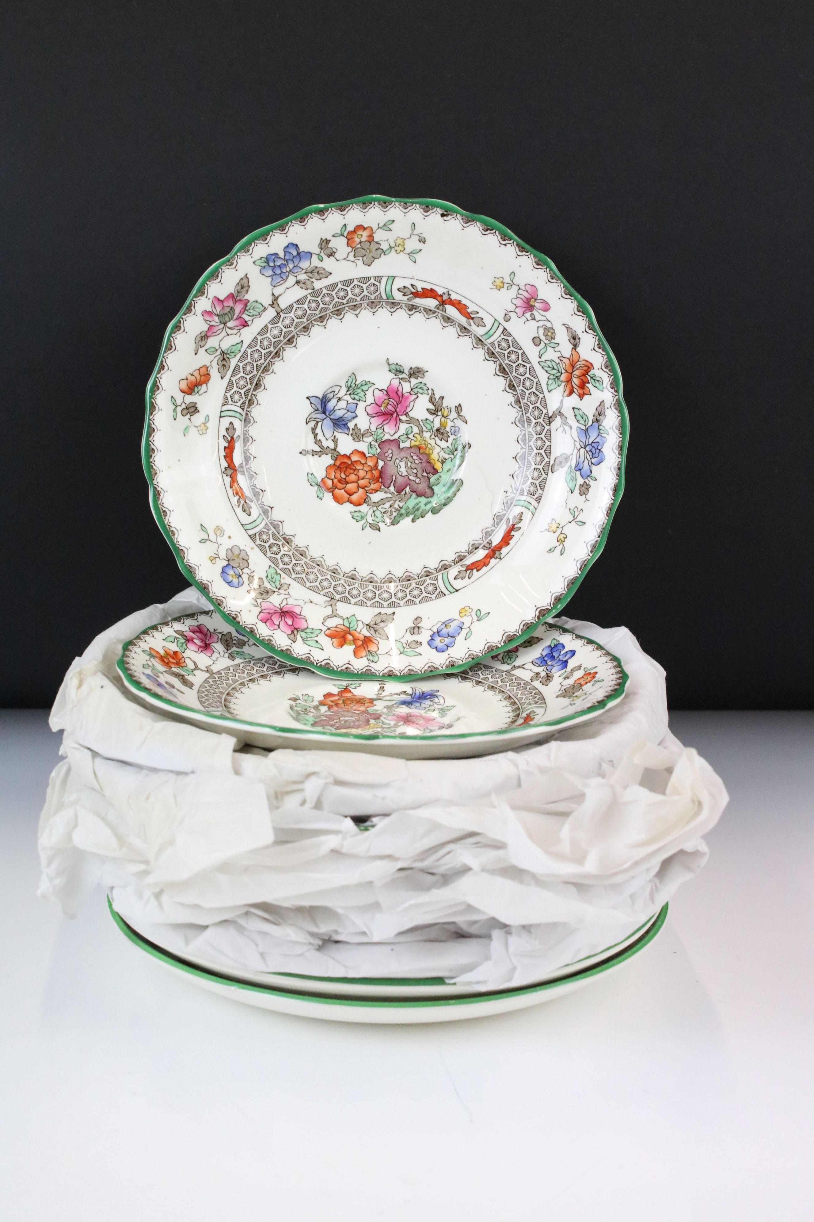 Copeland Spode ' Chinese Rose ' pattern dinner ware to include 12 x soup bowls & saucers, 2 x - Image 3 of 16