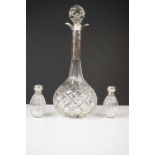 Walker & Hall - A George V silver mounted cut glass decanter & stopper, with a frilled silver