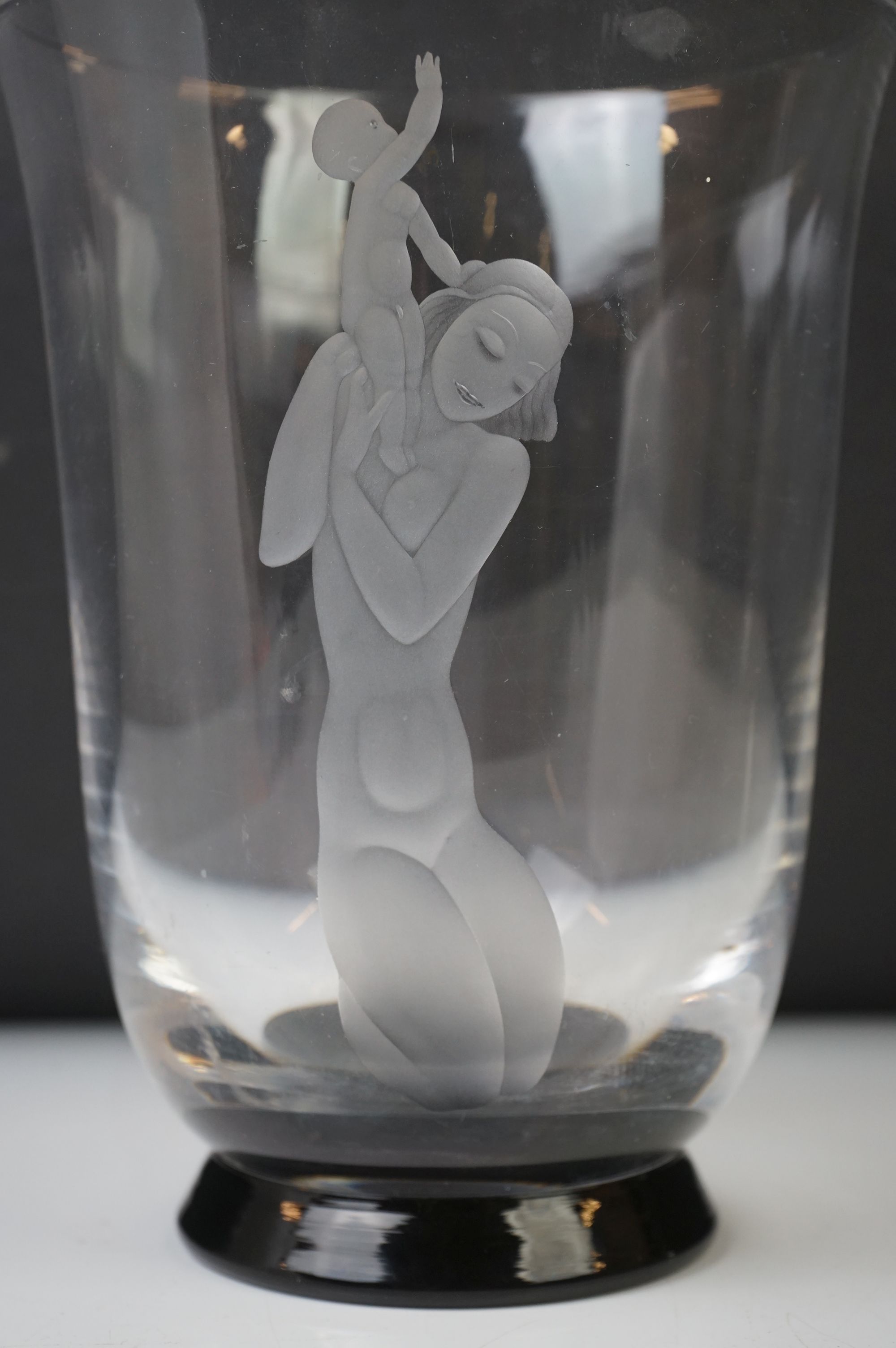 Vicke Lindstrand (1904-1983) for Orrefors - 1930s Clear glass vase with engraved & frosted - Image 3 of 5