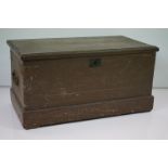 19th century Painted Pine Blanket / Tool Box, 69cm long x 38cm deep x 35cm high
