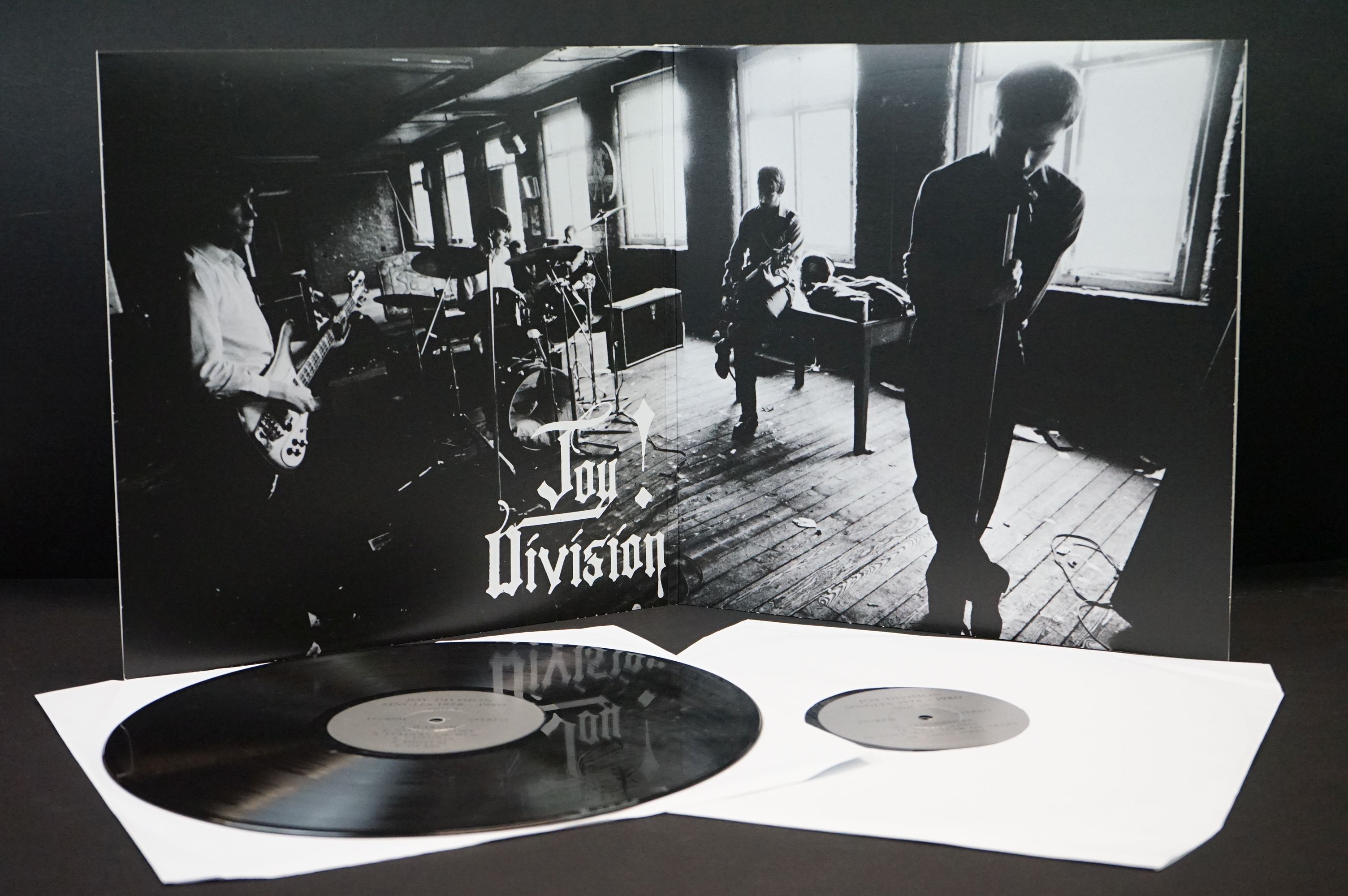 Vinyl – 2 rare Joy Division private pressing albums to include Joy Division – Komackino (Original - Image 9 of 12