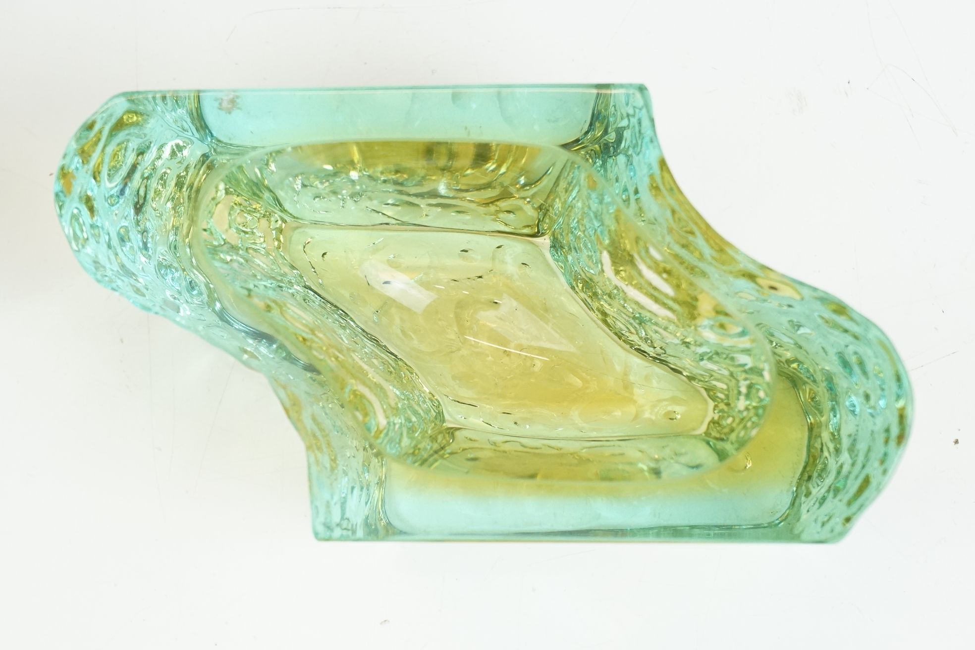 Two Murano textured glass ashtrays to include a faceted geometric example in an amethyst - Image 9 of 17