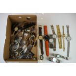 Box of gents and ladies wristwatches, to include Seiko, Accurist, Lorus, Citizen etc