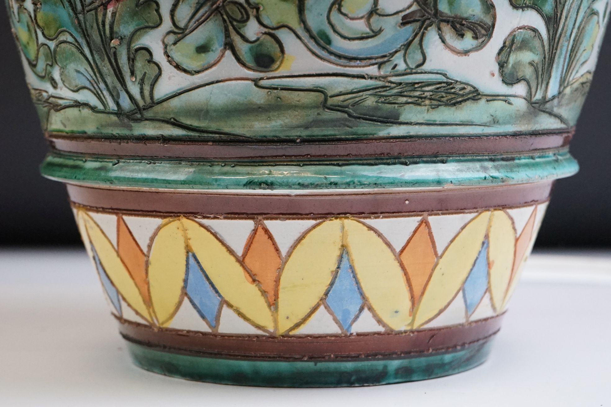 Italian pottery twin-handled vase with incised decoration depicting birds amongst flowers, - Image 15 of 17