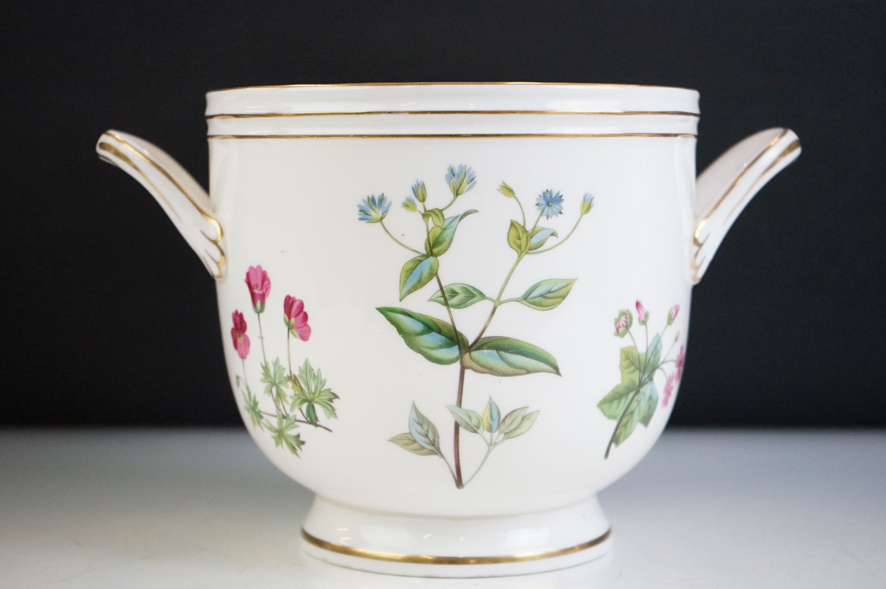Samson of Paris Tankard, 14cm high together with a Minton Jardiniere, 19th century Urn & Lid hand - Image 5 of 16