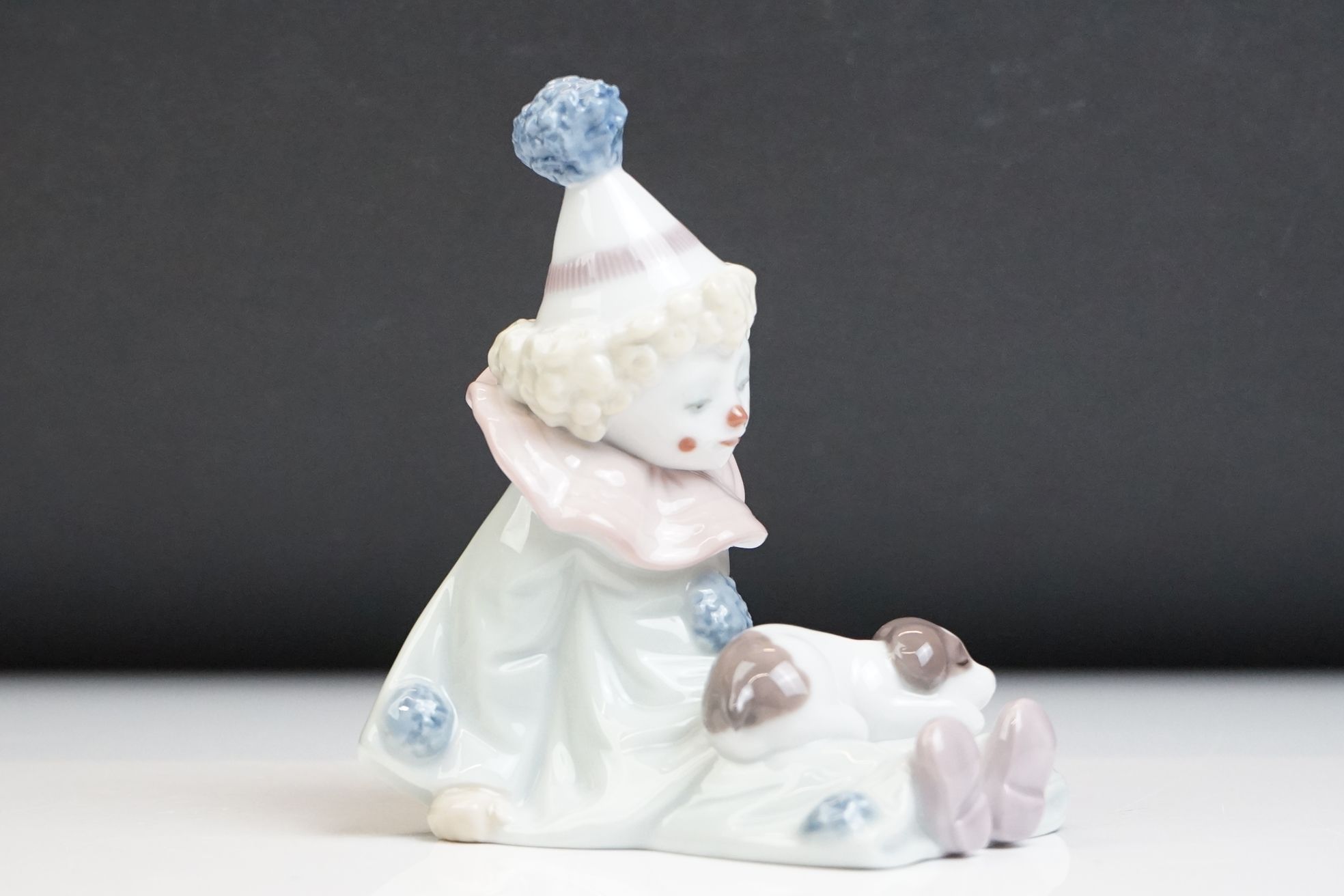 Three Lladro porcelain clown figures to include 5277 Pierrot With Puppy, 5812 Tired Friend and - Image 9 of 15