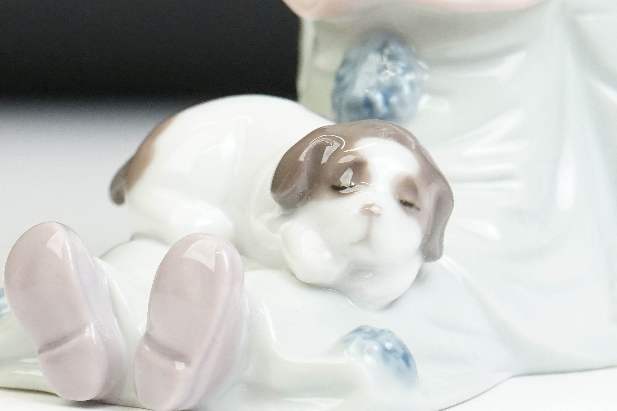 Three Lladro porcelain clown figures to include 5277 Pierrot With Puppy, 5812 Tired Friend and - Image 11 of 15