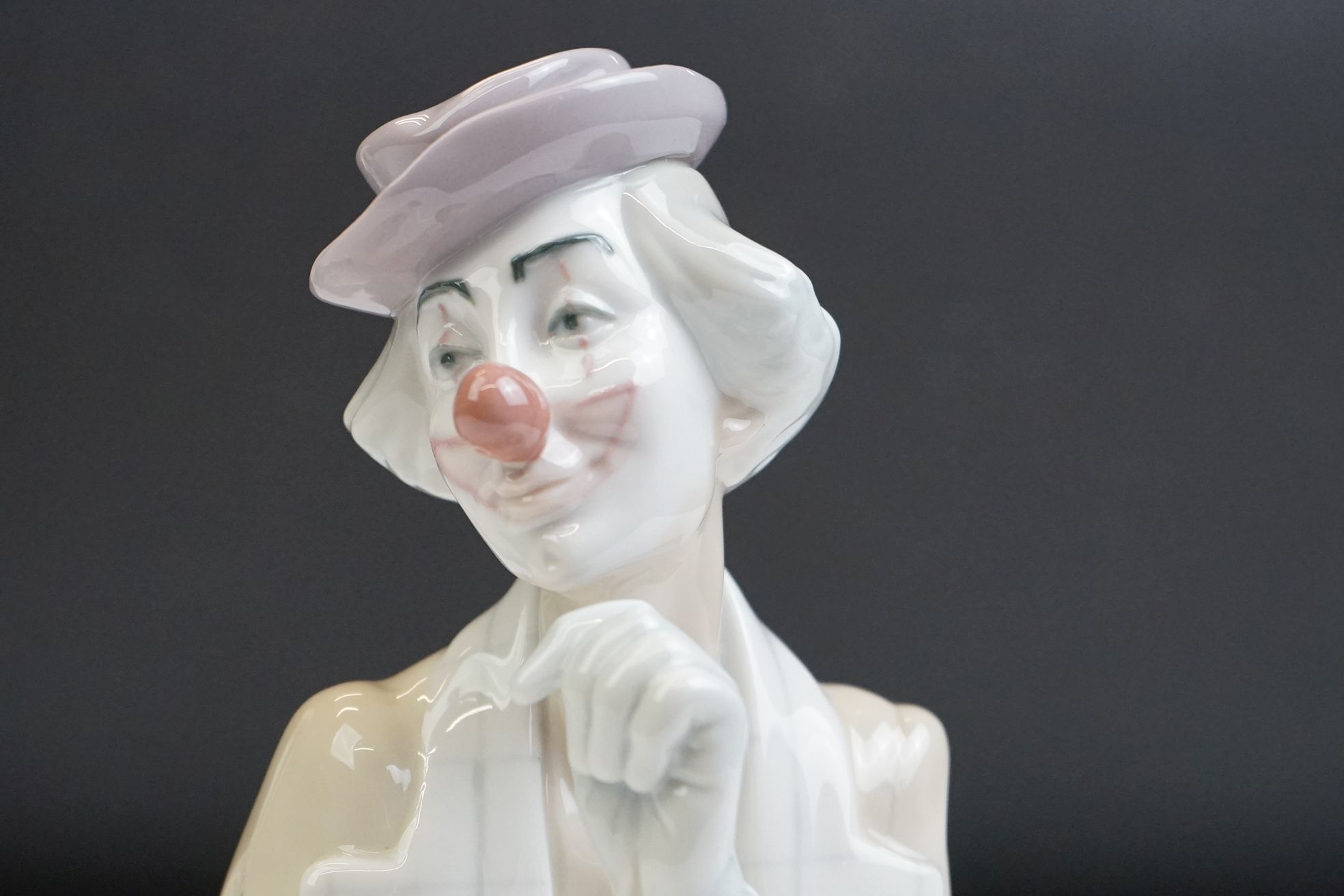 Lladro Reclining Clown porcelain figure, model no. 4618, gloss finish, approx 36.5cm long - Image 6 of 9