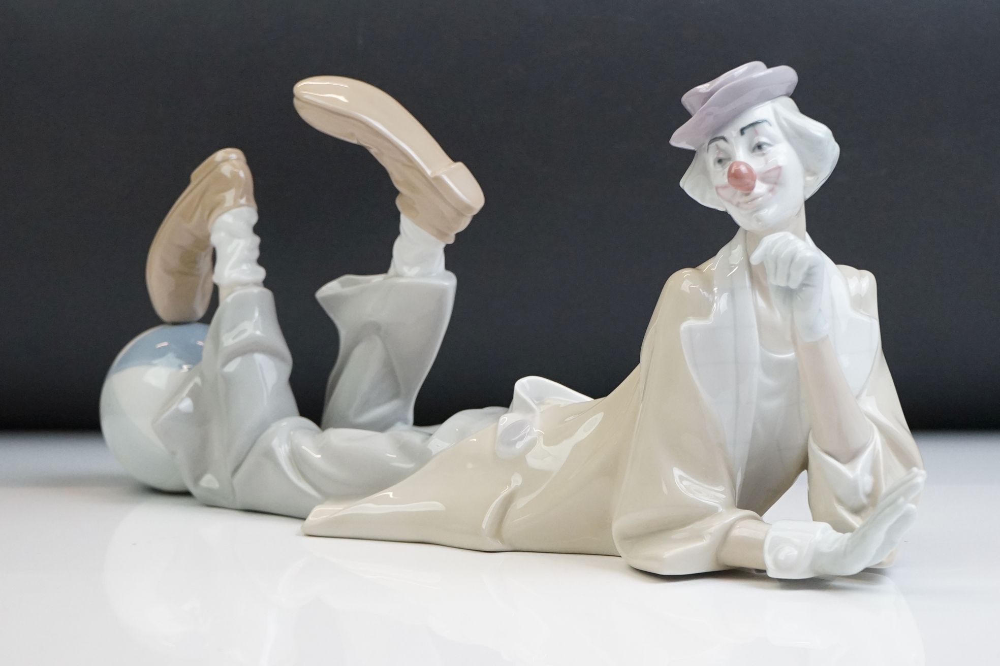 Lladro Reclining Clown porcelain figure, model no. 4618, gloss finish, approx 36.5cm long