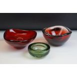 Whitefriars Green Glass Bubble Control Lipped Bowl, 10cm diameter together with two Red Glass Bowls