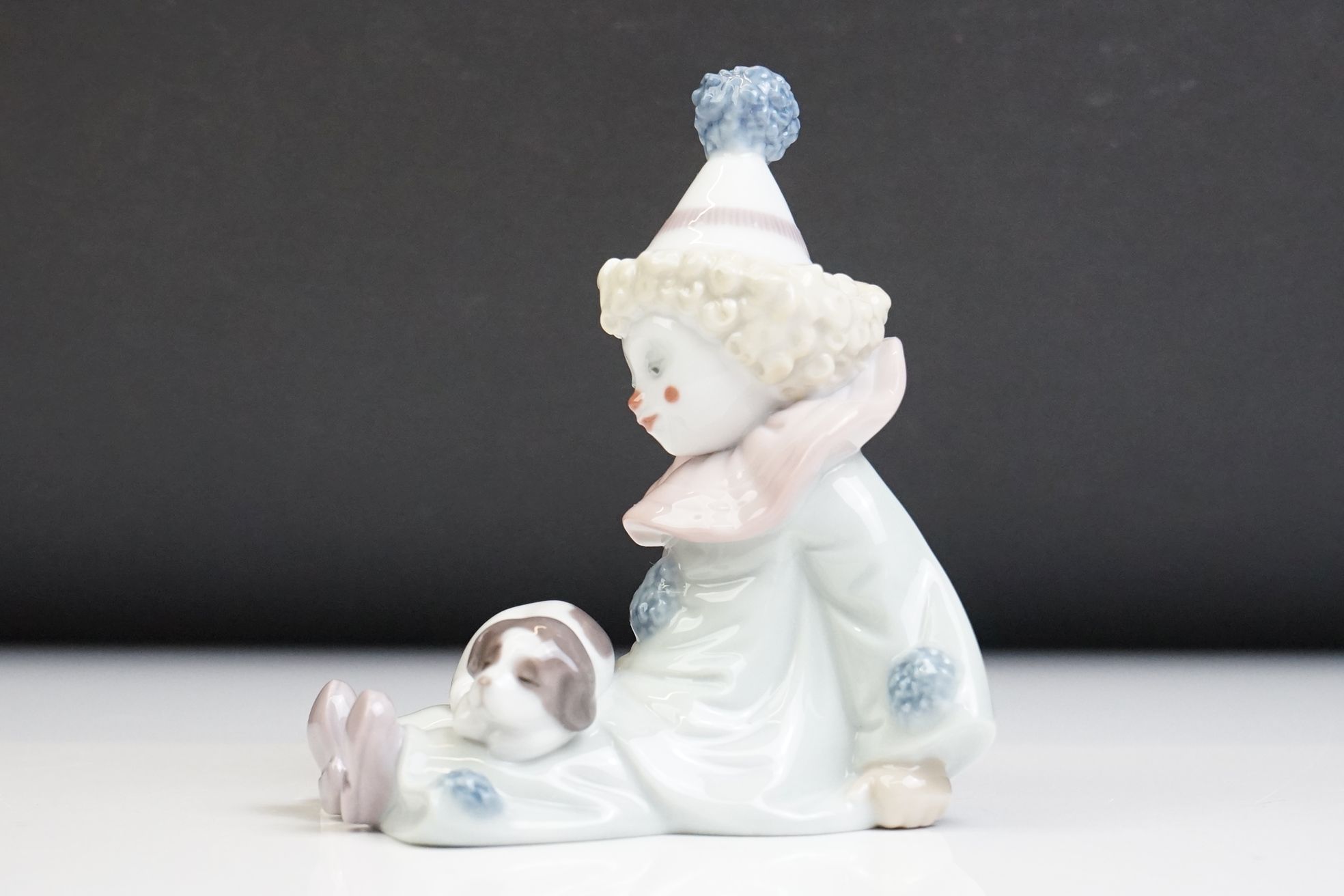 Three Lladro porcelain clown figures to include 5277 Pierrot With Puppy, 5812 Tired Friend and - Image 8 of 15