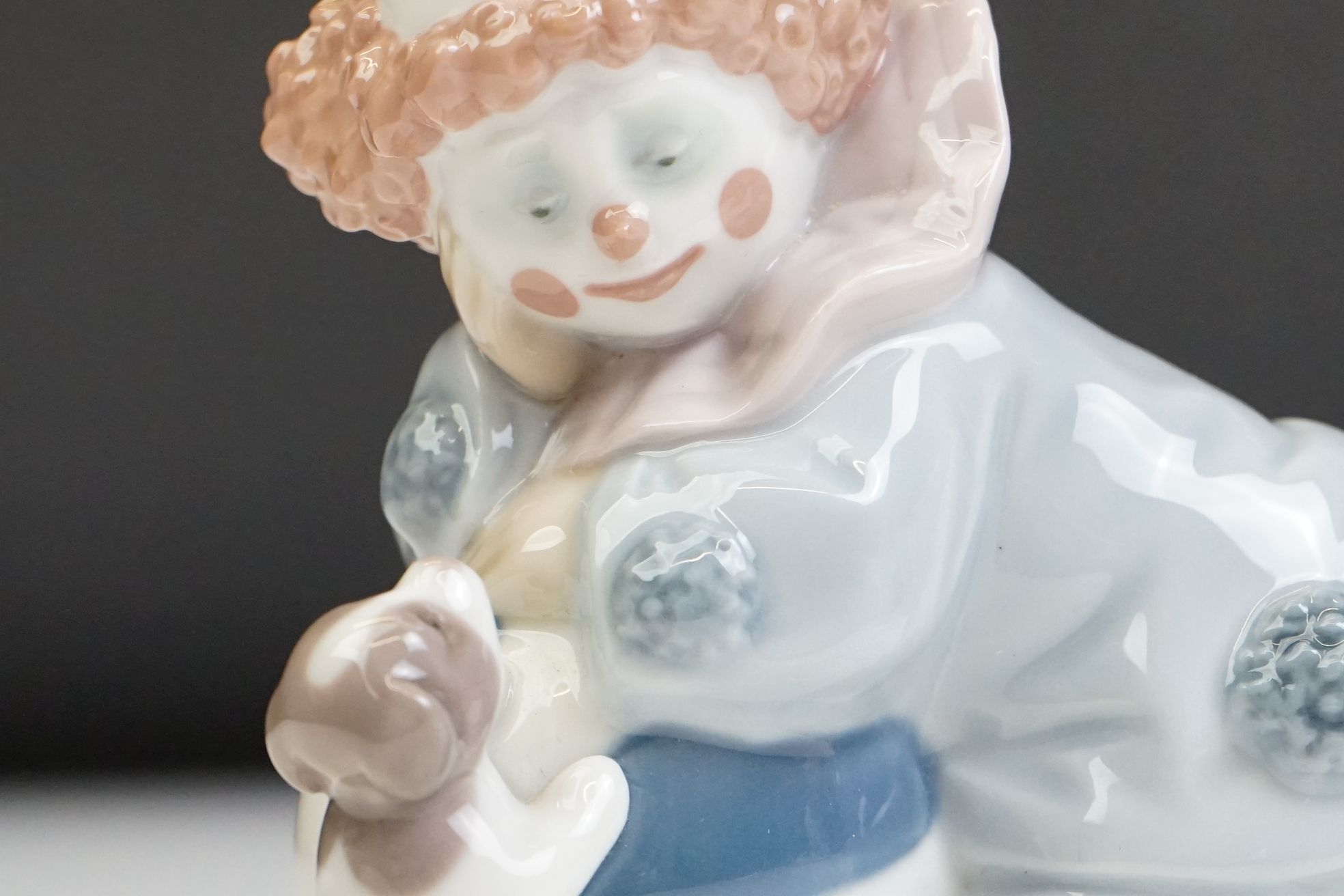 Three Lladro porcelain clown figures to include 5277 Pierrot With Puppy, 5812 Tired Friend and - Image 4 of 15