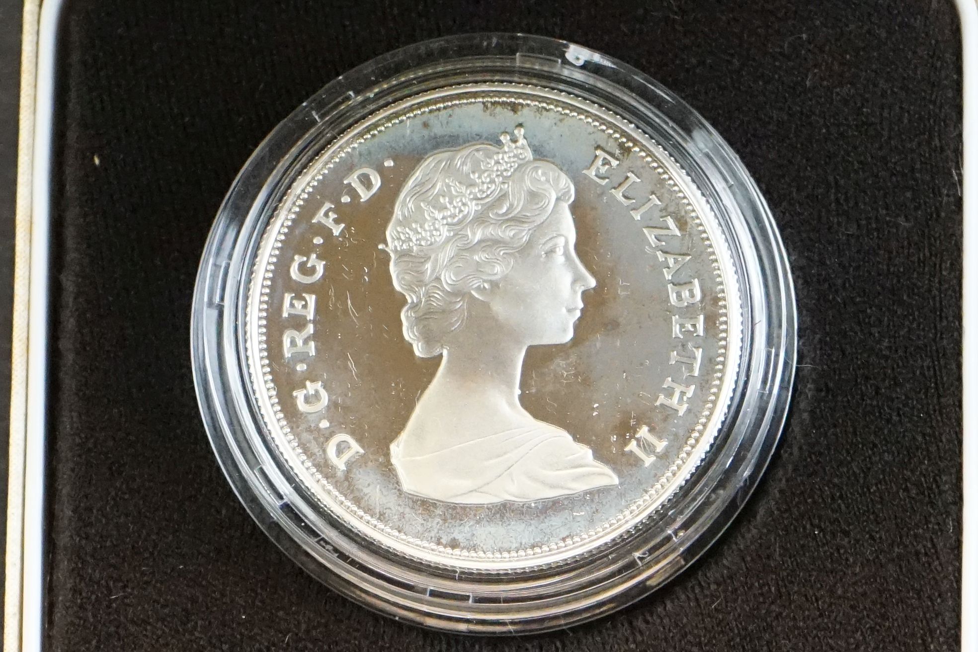 A collection of five cased silver proof coins to include the 2012 Queens Diamond Jubilee crown, 1995 - Image 5 of 13