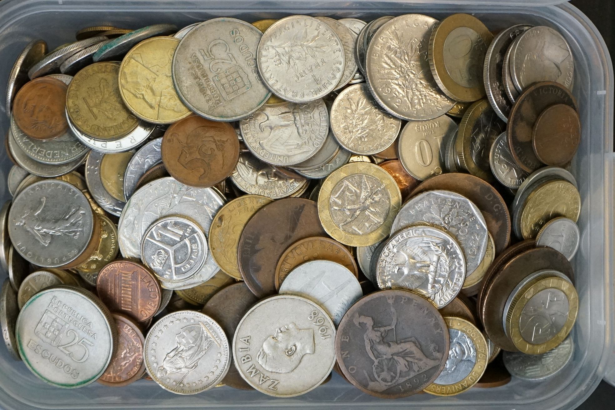 A large collection of mixed coins to include British pre decimal and foreign examples, commemorative - Image 5 of 22